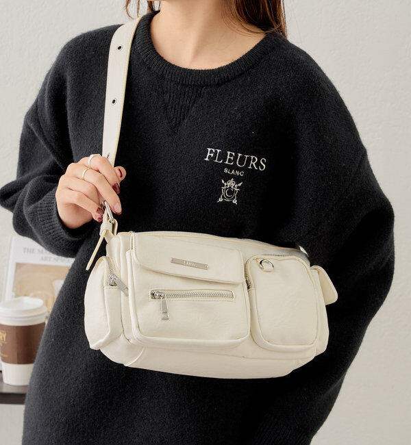  「【4色展開/500mlペットボトル収納可】ポケットデザインショルダーバッグ」|ショルダー・メッセンジャー|アイボリー