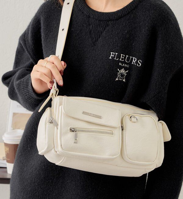  「【4色展開/500mlペットボトル収納可】ポケットデザインショルダーバッグ」|ショルダー・メッセンジャー|