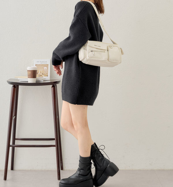  「【4色展開/500mlペットボトル収納可】ポケットデザインショルダーバッグ」|ショルダー・メッセンジャー|