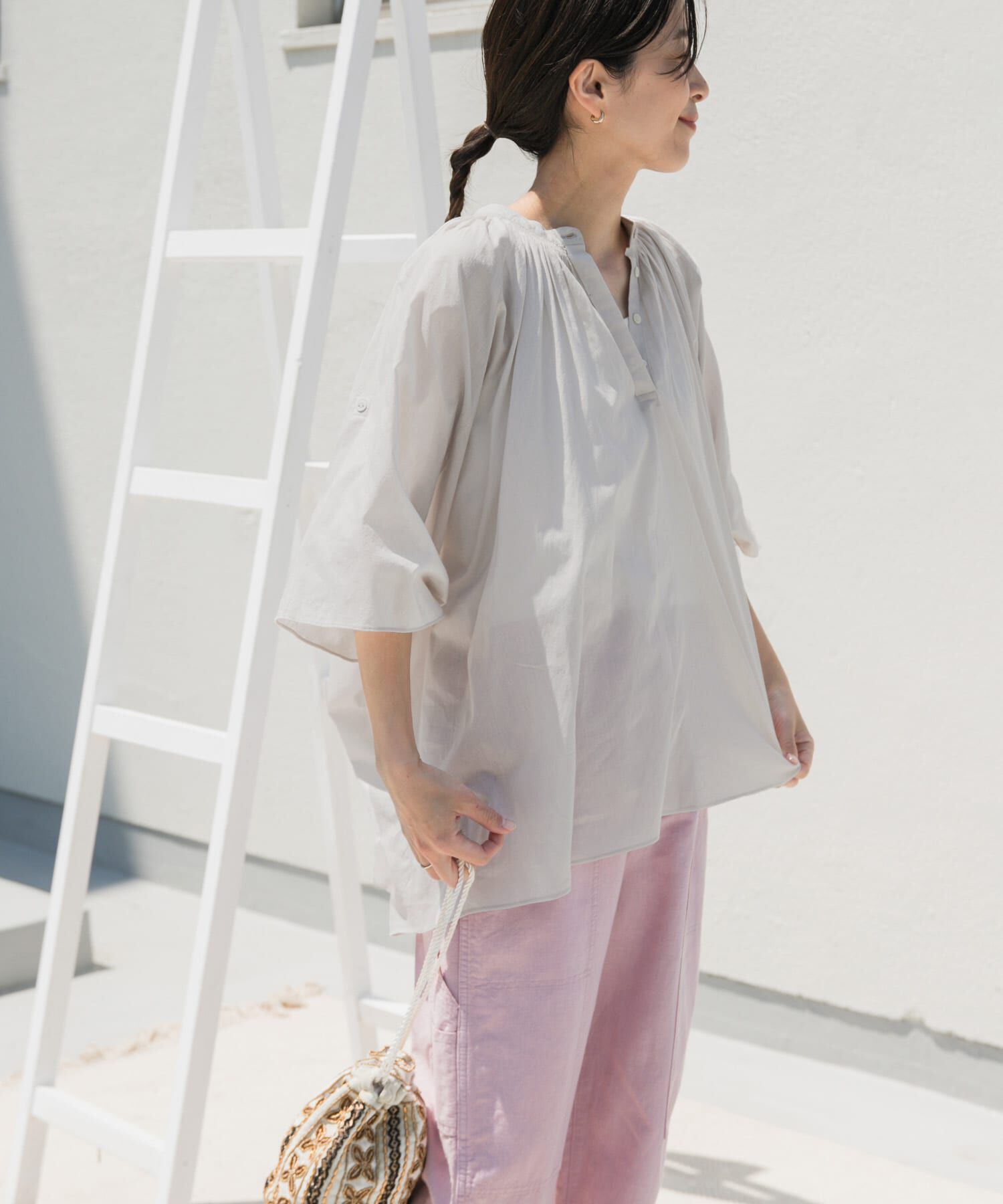 URBAN RESEARCH DOORS「コットンボイルロールアップスリーブブラウス」|シャツ・ブラウス|グレー系その他