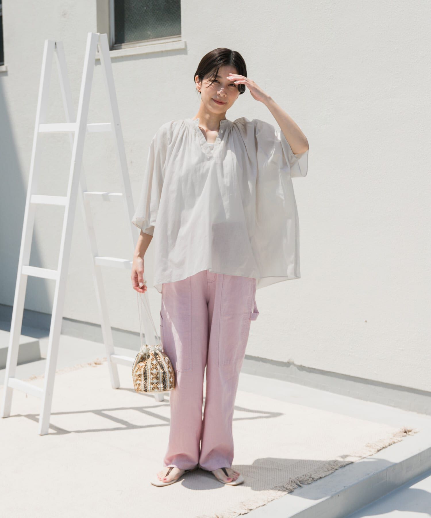 URBAN RESEARCH DOORS「コットンボイルロールアップスリーブブラウス」|シャツ・ブラウス|