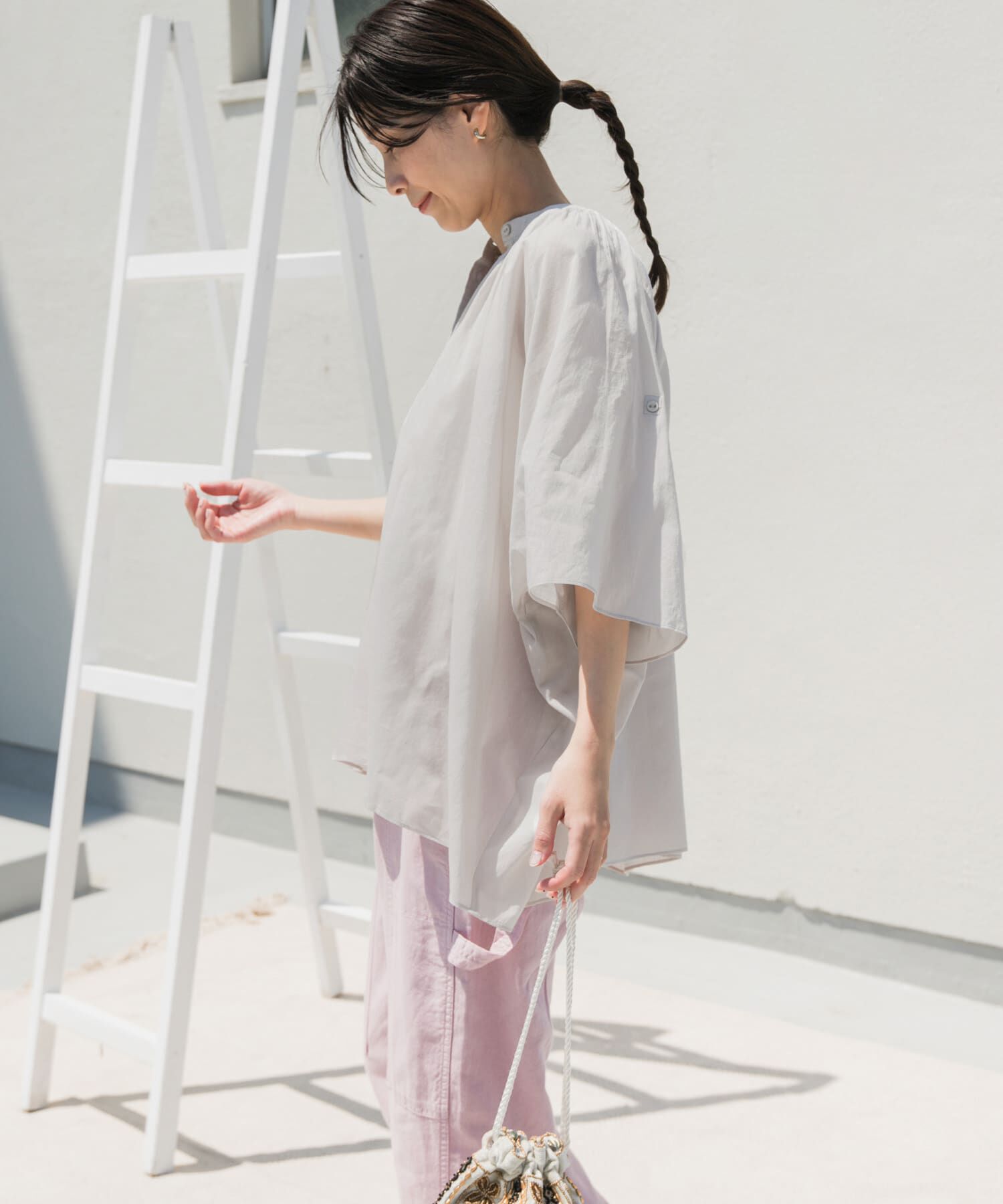 URBAN RESEARCH DOORS「コットンボイルロールアップスリーブブラウス」|シャツ・ブラウス|