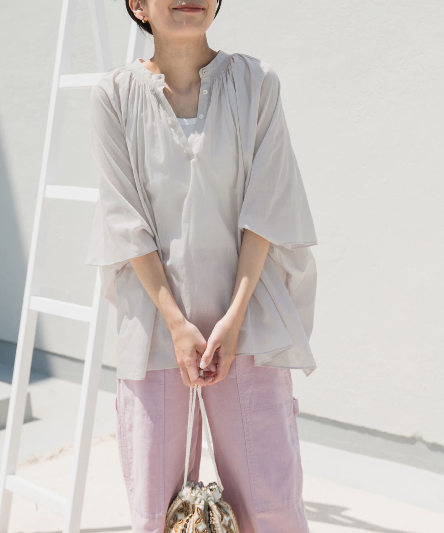 URBAN RESEARCH DOORS「コットンボイルロールアップスリーブブラウス」|シャツ・ブラウス|
