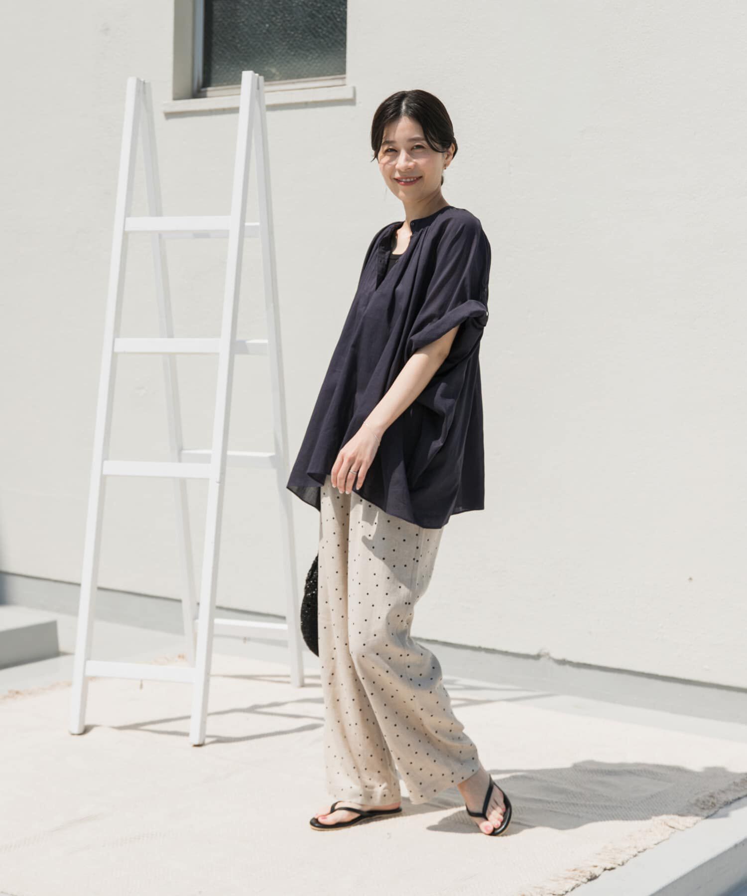 URBAN RESEARCH DOORS「コットンボイルロールアップスリーブブラウス」|シャツ・ブラウス|