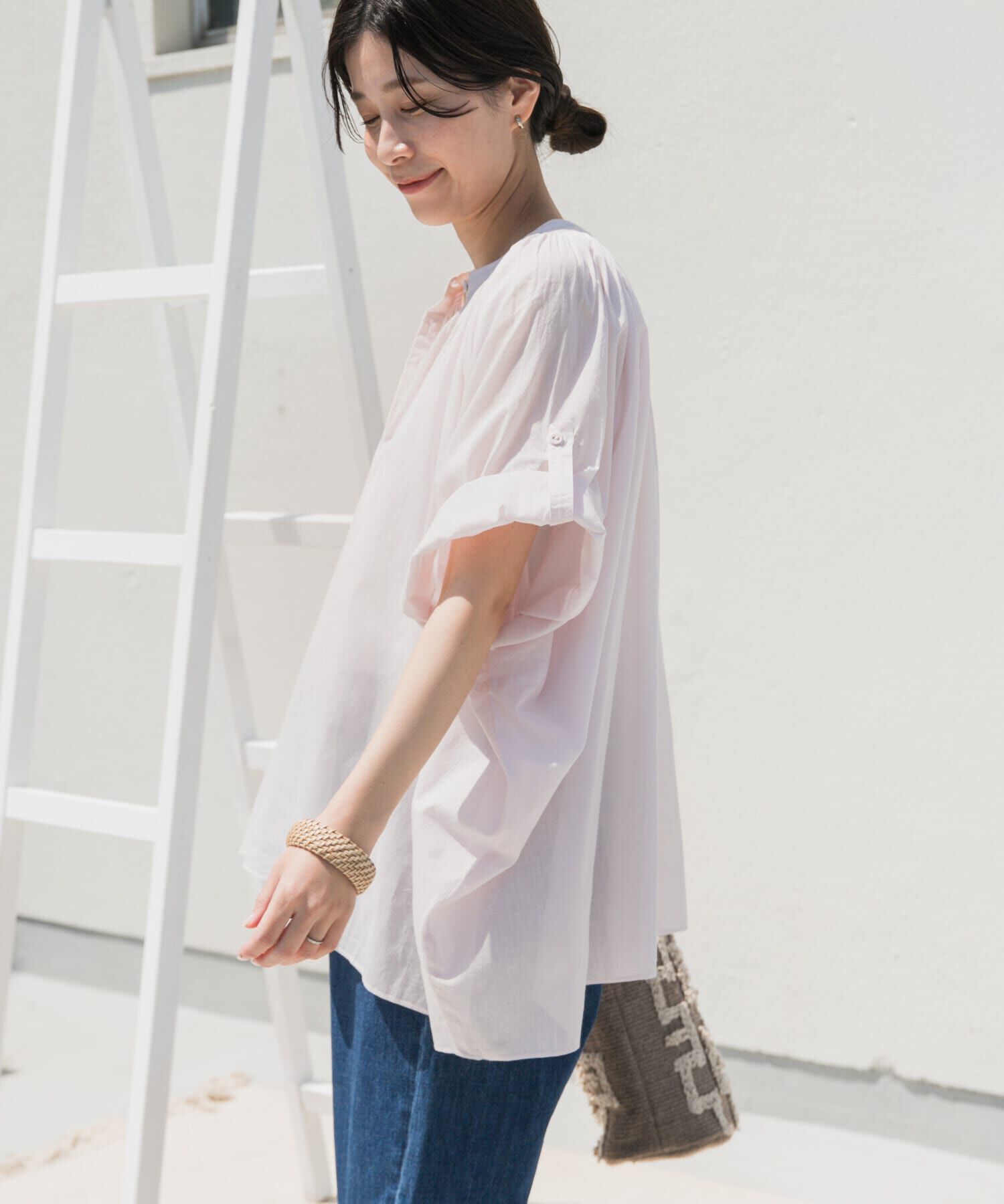 URBAN RESEARCH DOORS「コットンボイルロールアップスリーブブラウス」|シャツ・ブラウス|