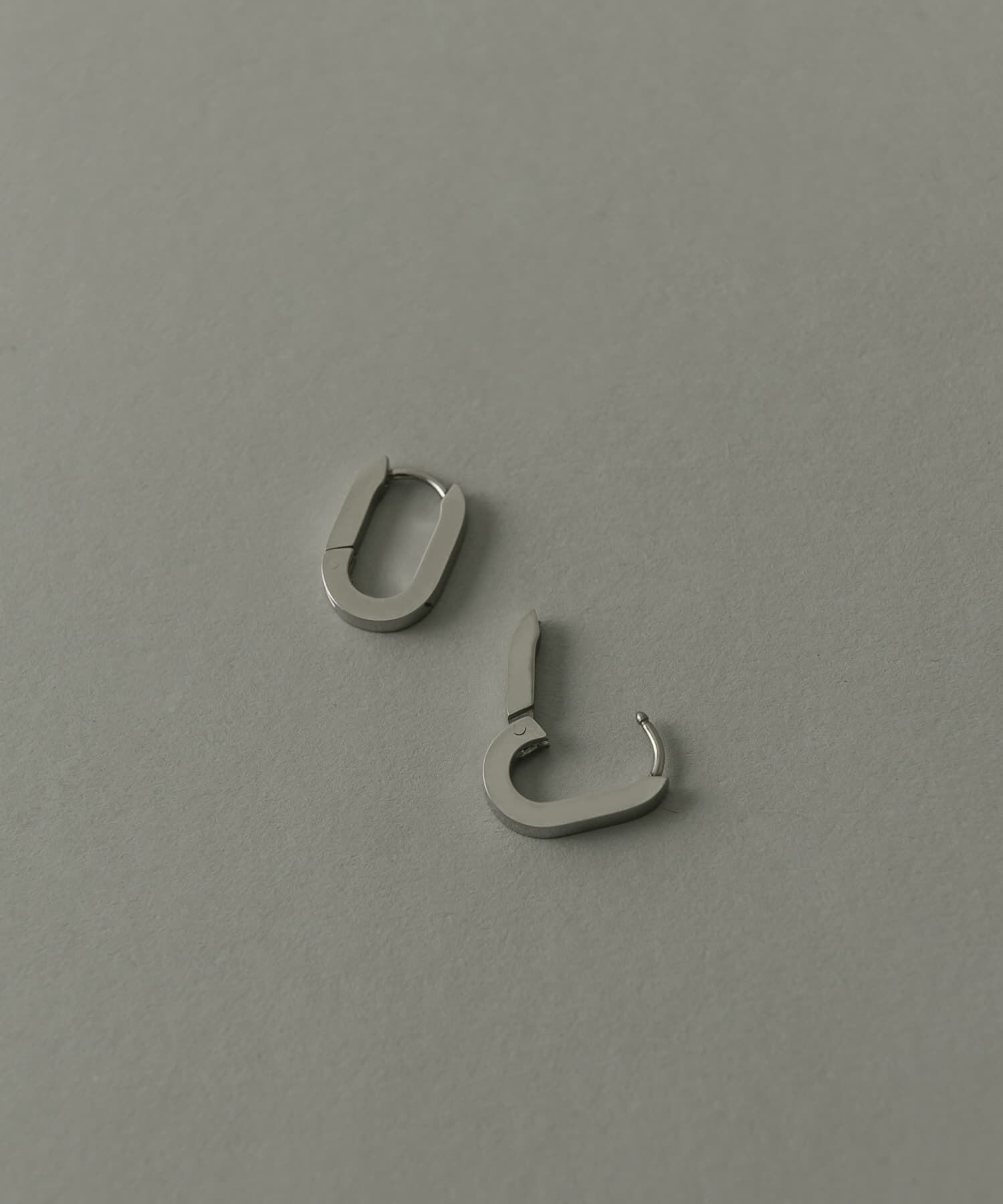 SMELLY「ステンレスオーバルワンタッチフープピアス」|ピアス|