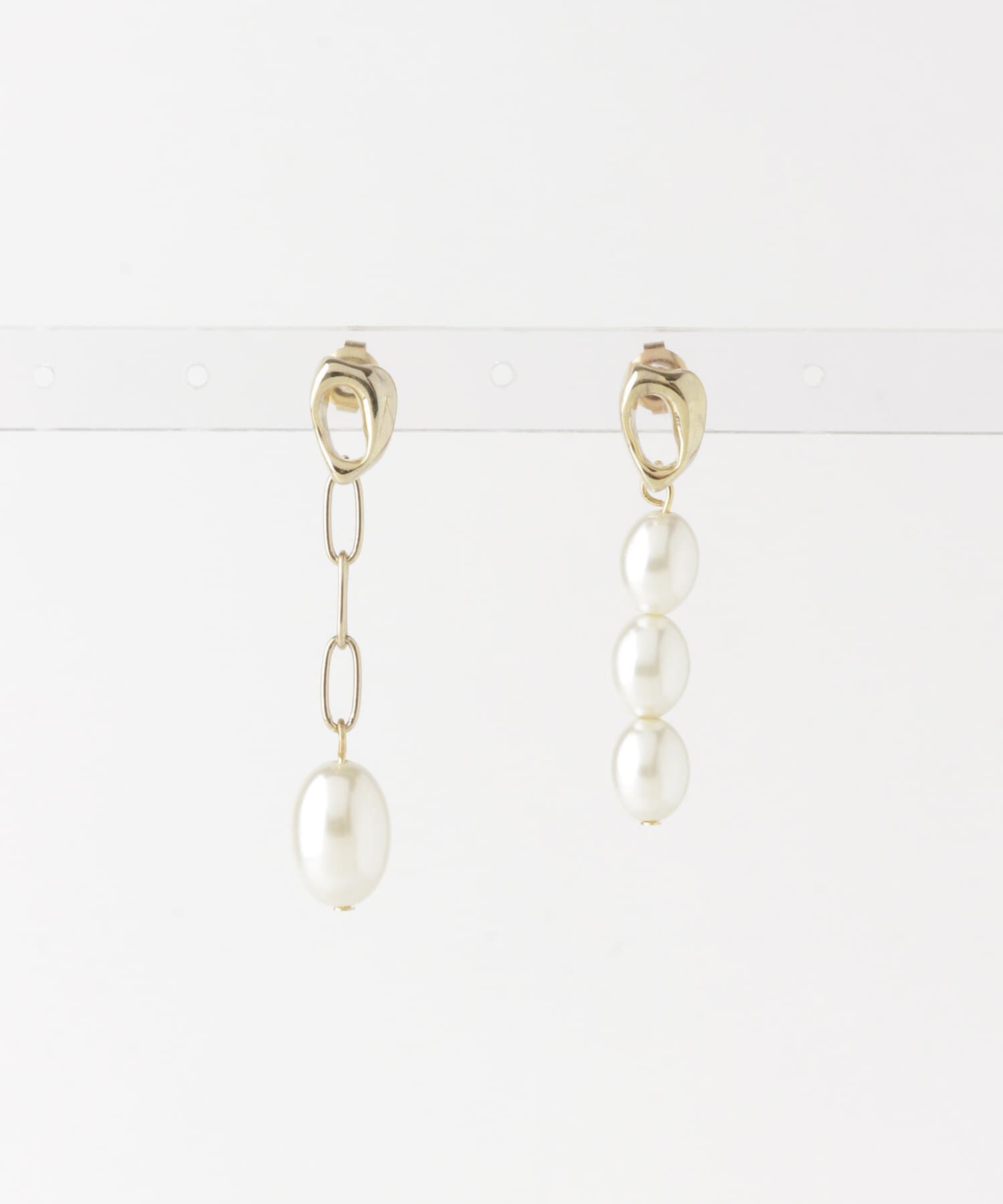 SMELLY「アシメパールスウェイピアス」|ピアス|