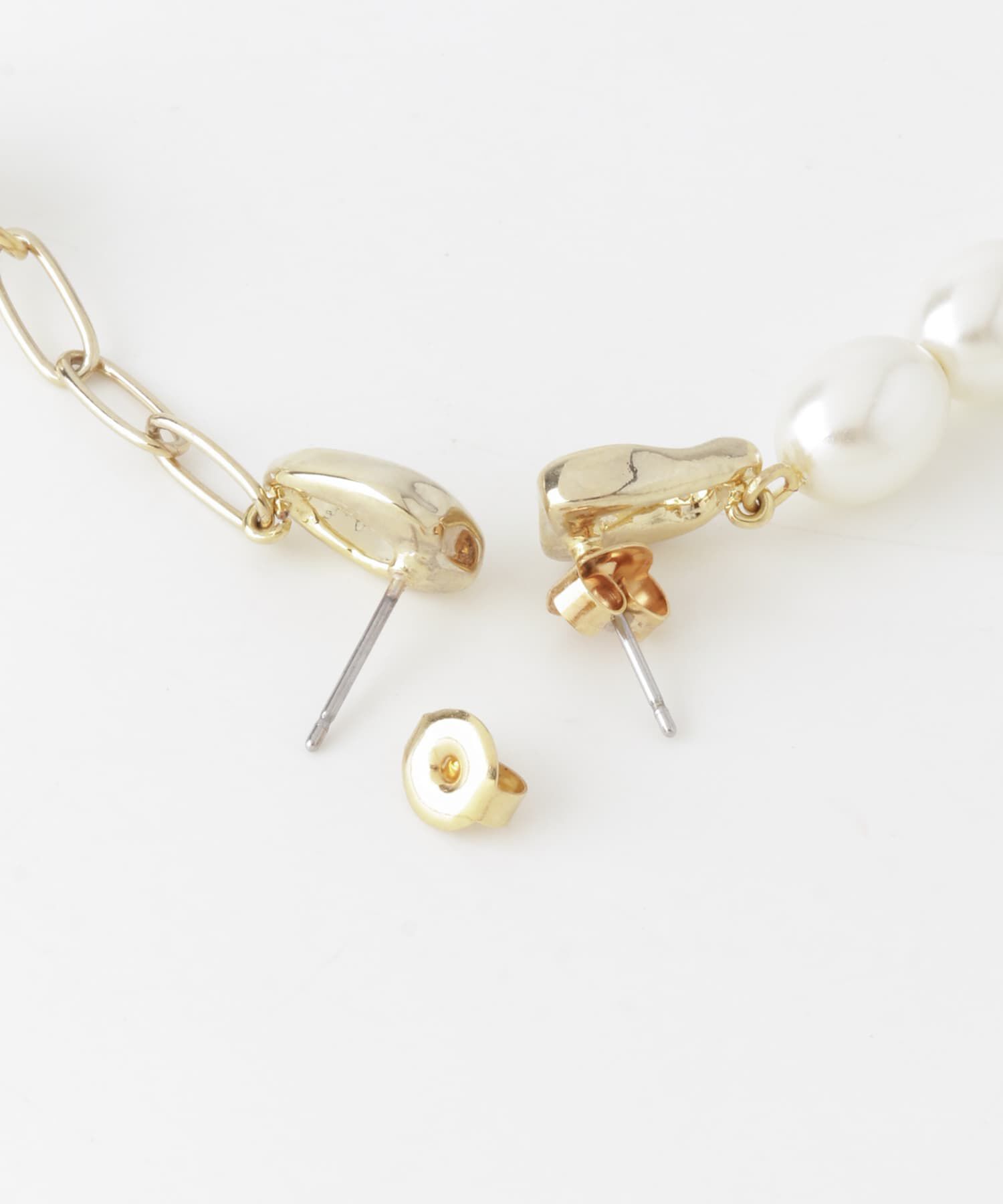 SMELLY「アシメパールスウェイピアス」|ピアス|