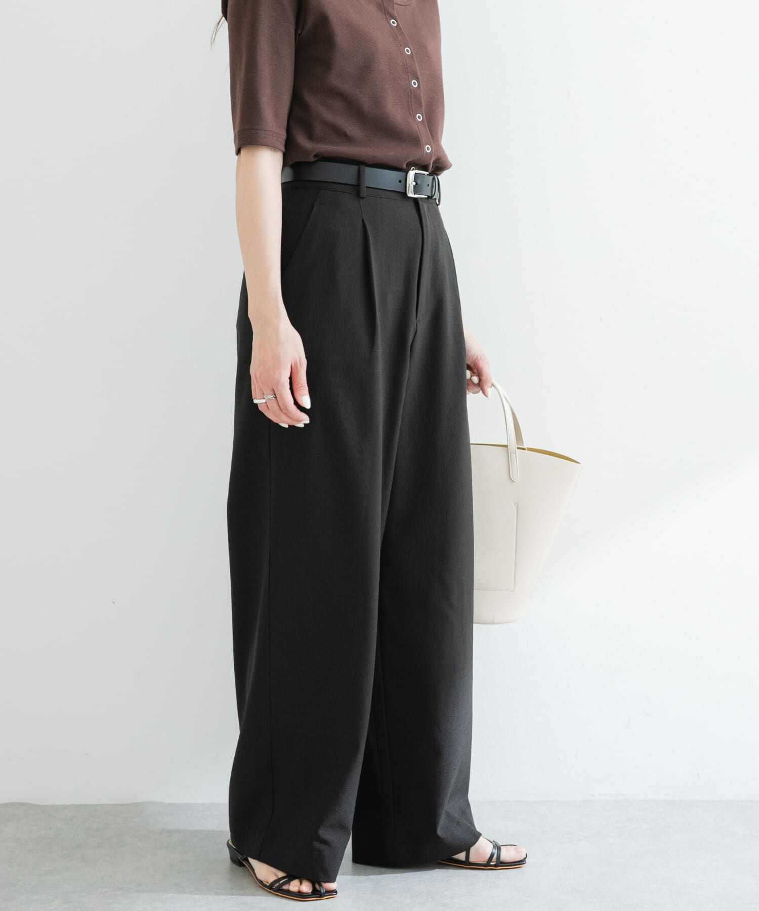 URBAN RESEARCH ROSSO「『UR TECH DRYLUXE』F by ROSSO　タックワイドパンツ」|その他|ブラック