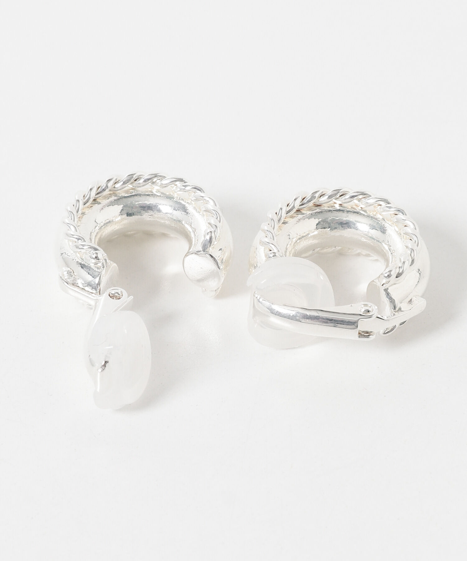 SMELLY「ツイストデザインフープイヤリング」|イヤリング|