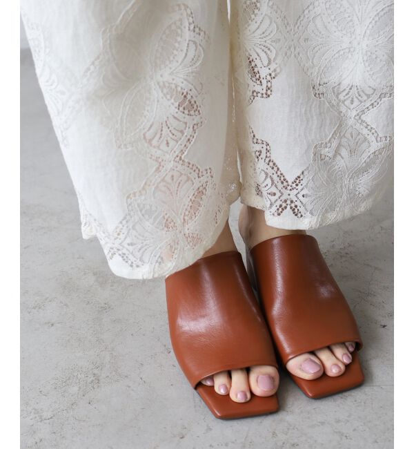  「《WEB限定アイテム》スクエアトゥカバードサンダル」|サンダル|