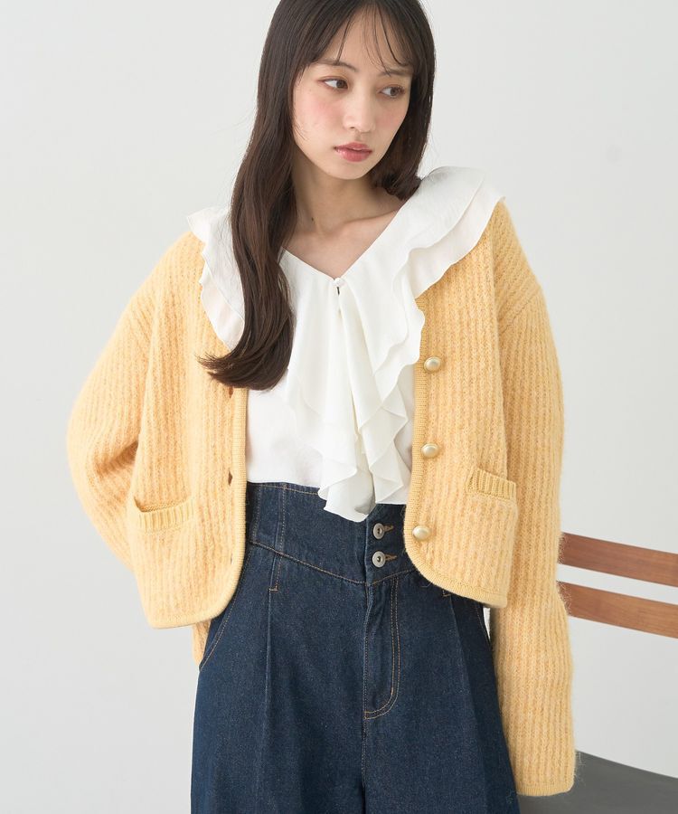 earth music&ecology「【WEB限定】ゴールド釦ショートニットカーディガン」|カーディガン|Yellow