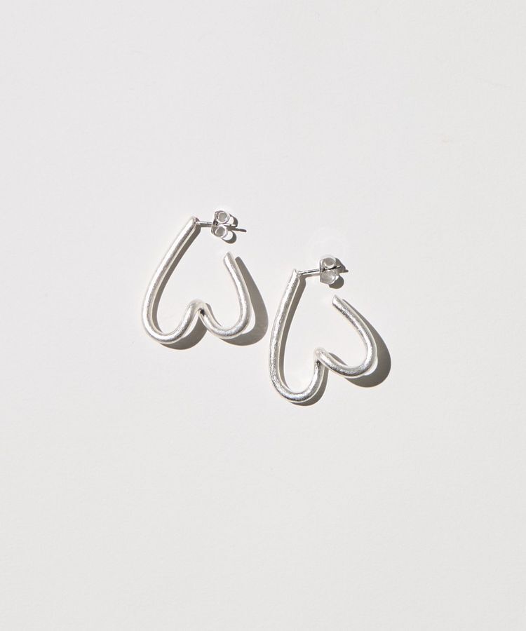 AMERICAN HOLIC「ツイストハートピアス」|ピアス|Silver