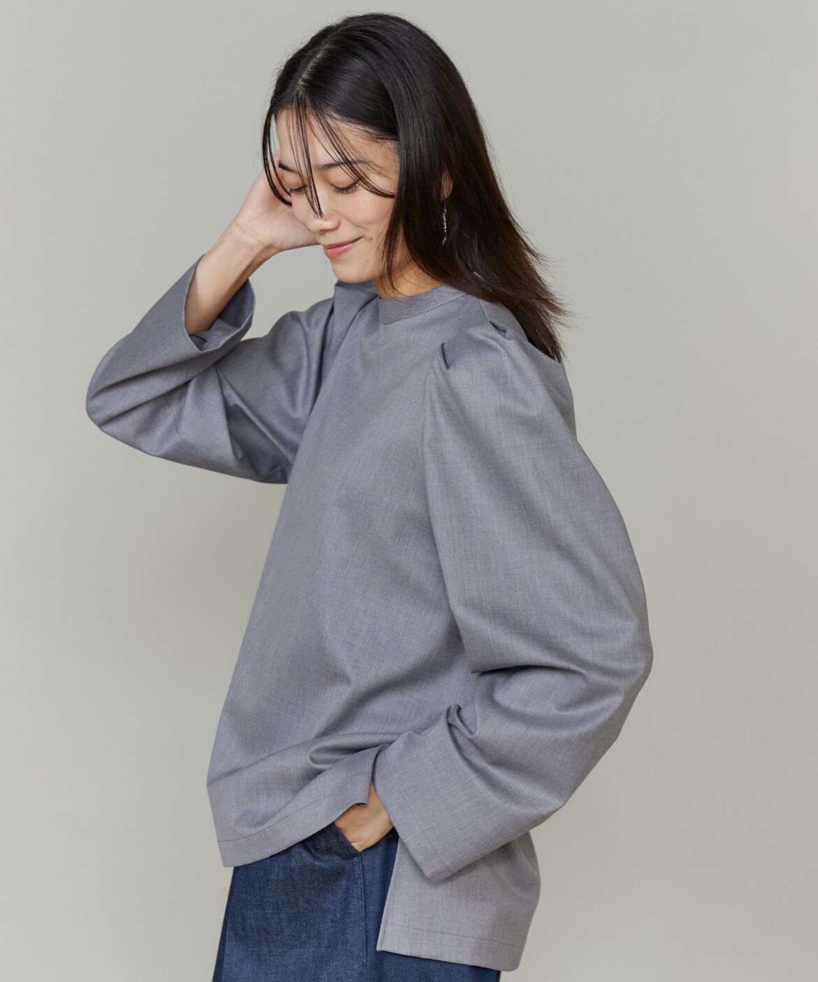 INED「《大きいサイズ》盛り袖ブラウス《三尋木奈保コラボ・Oggi12月号掲載》」|シャツ・ブラウス|