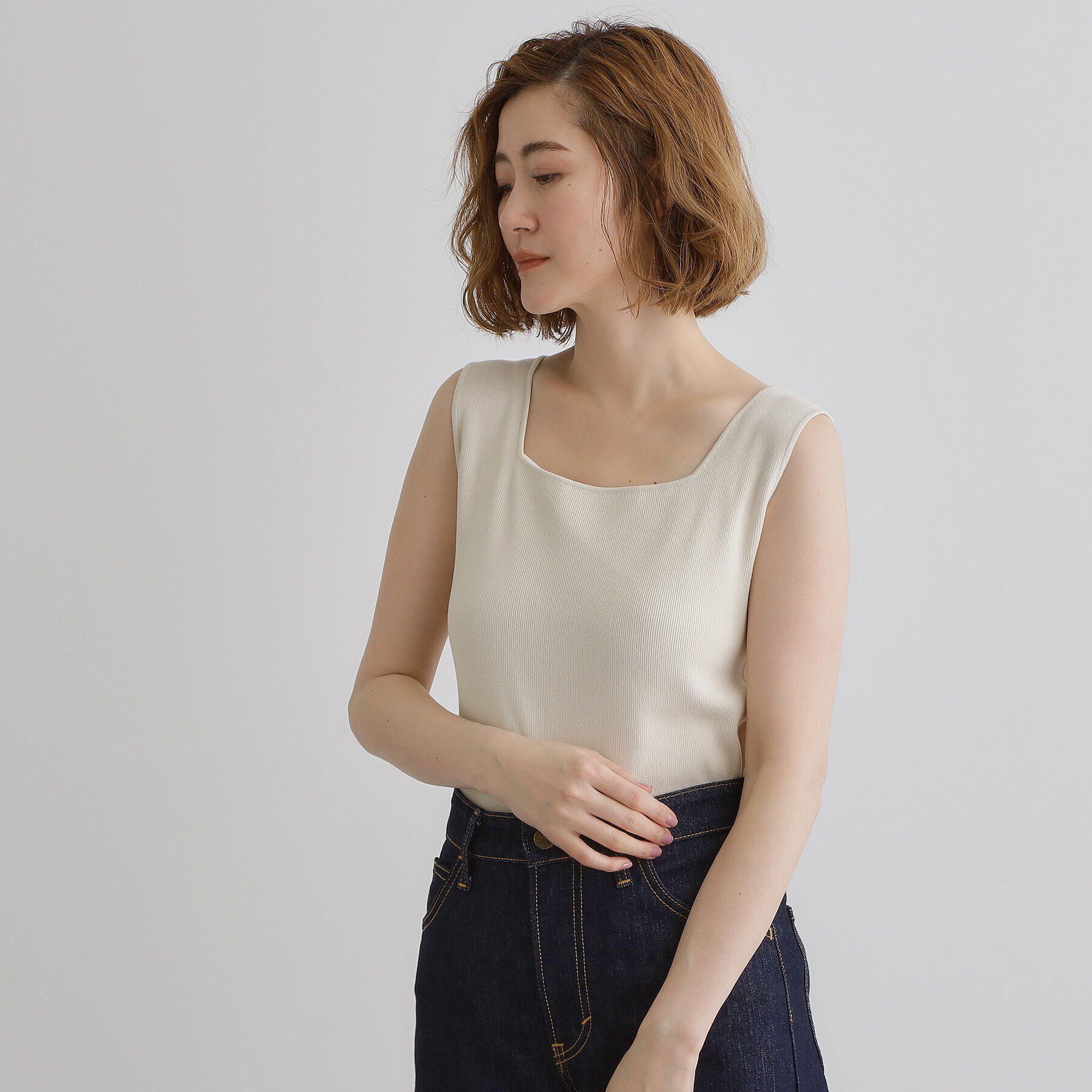 grove「【ラフにもキレイにも、着回し力◎】2WAYスクエアニットタンク」|キャミソール|オフホワイト(003