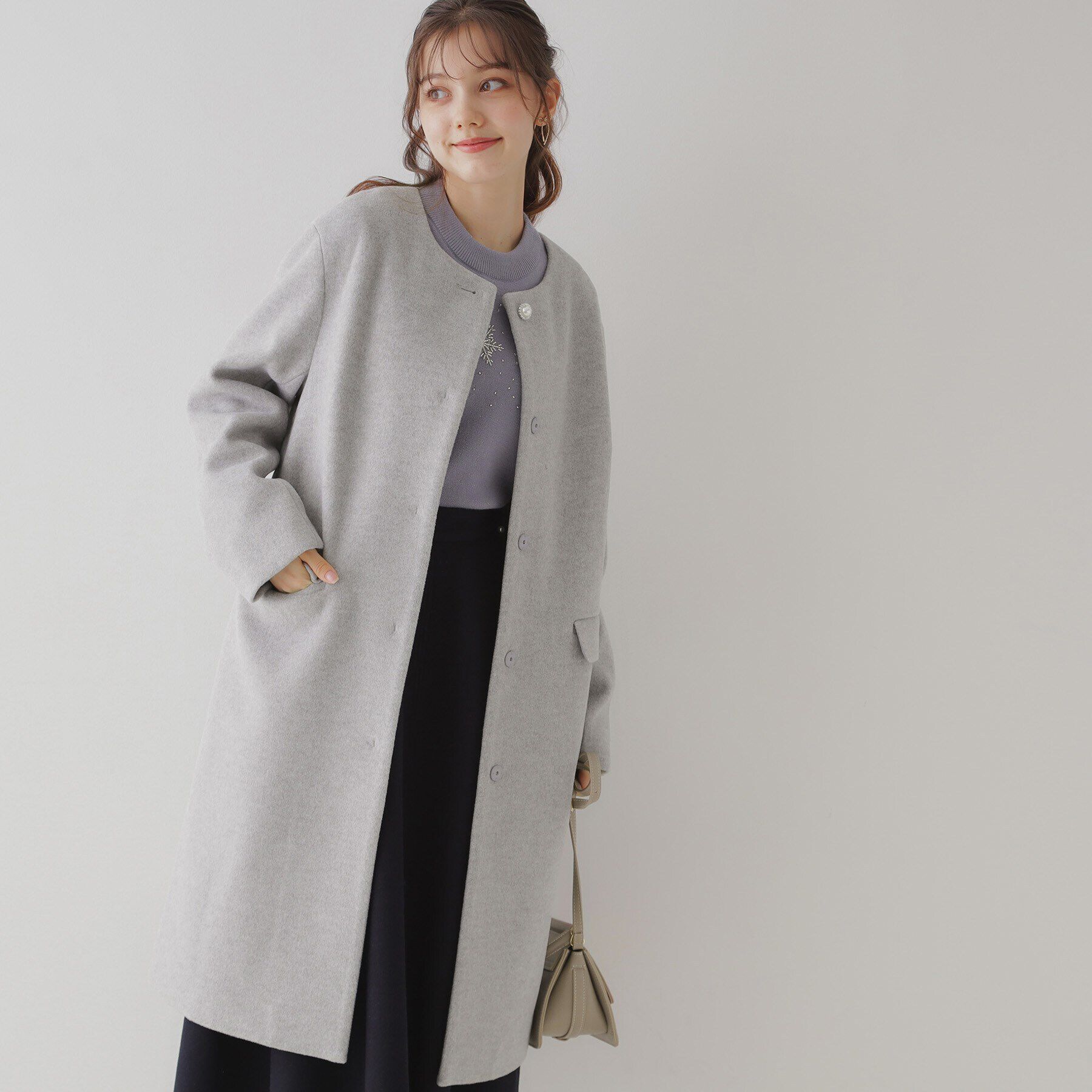 Couture broach「【プチプラ・華やかさを高める】ビジュー釦ロングコート」|ノーカラーコート|
