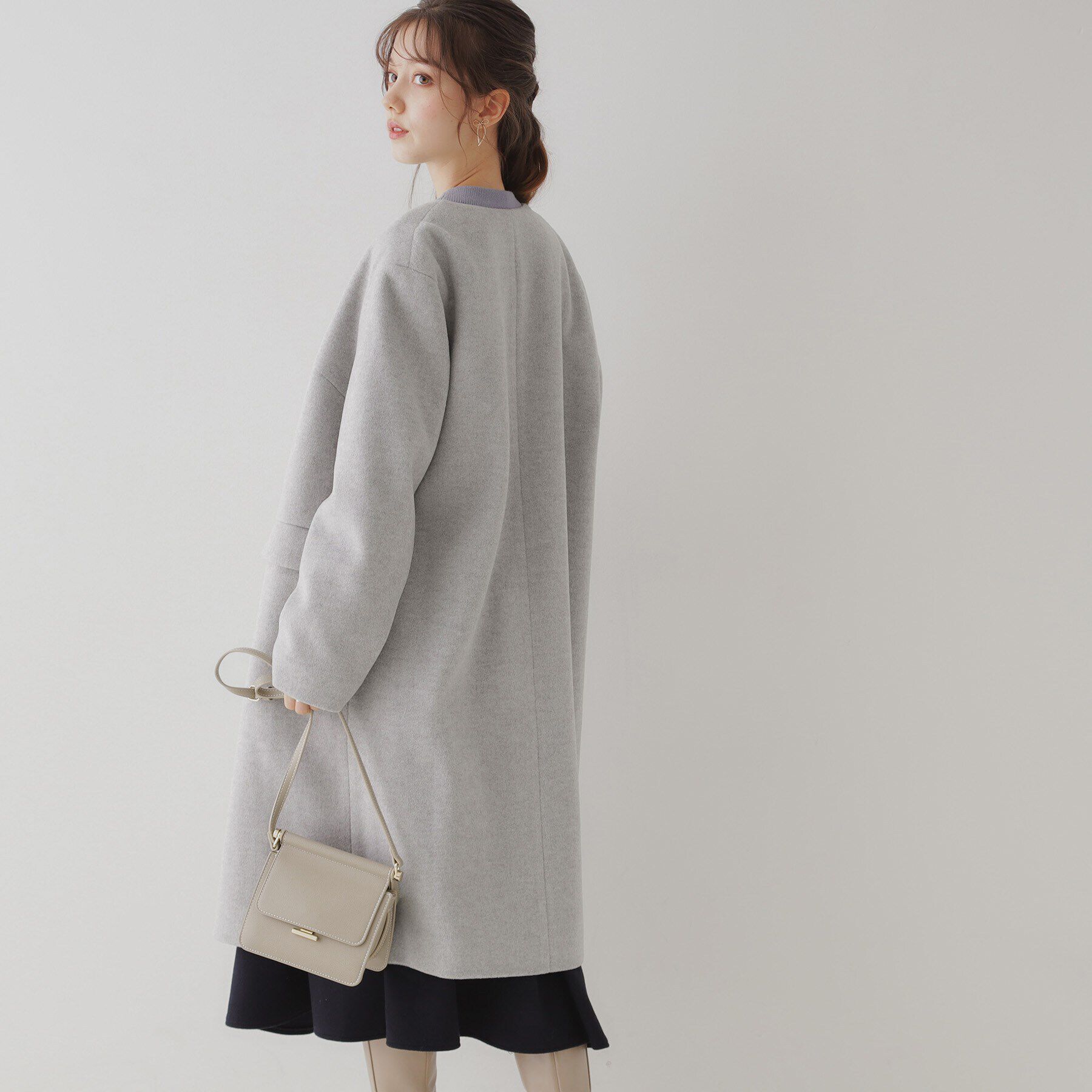 Couture broach「【プチプラ・華やかさを高める】ビジュー釦ロングコート」|ノーカラーコート|