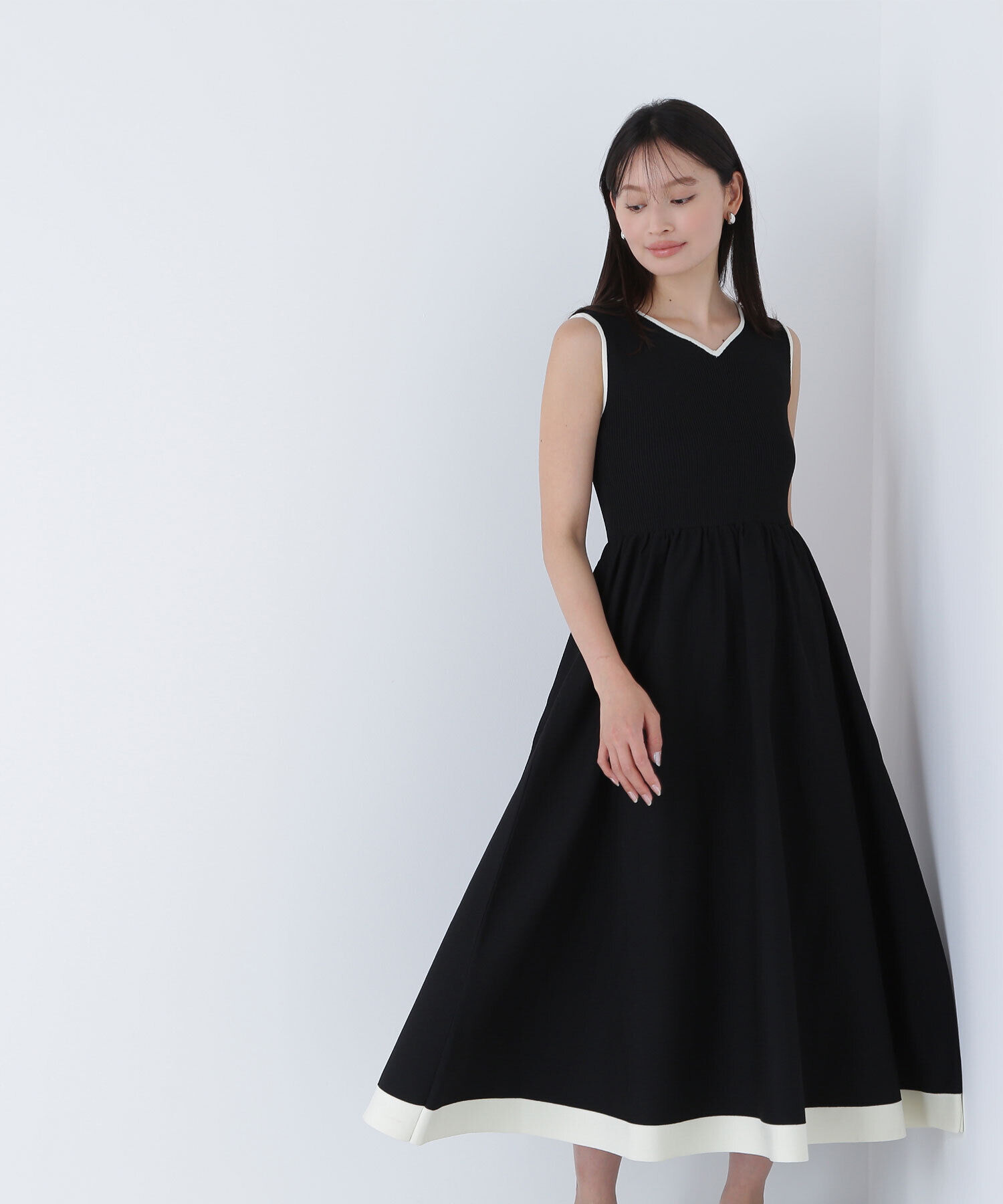  「バイカラーニュアンスネックニットワンピース」|ワンピース|クロ&times;オフ2