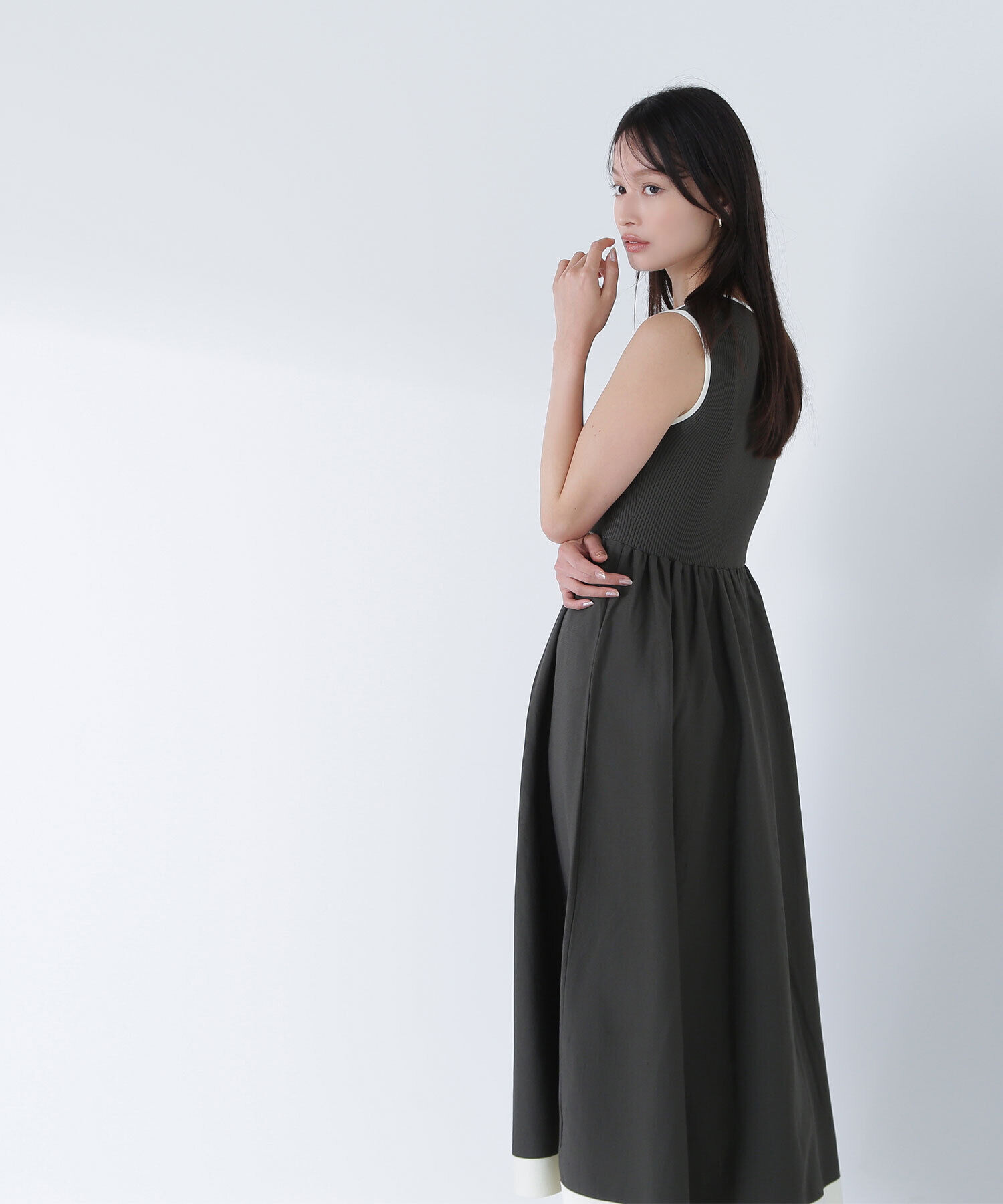  「バイカラーニュアンスネックニットワンピース」|ワンピース|