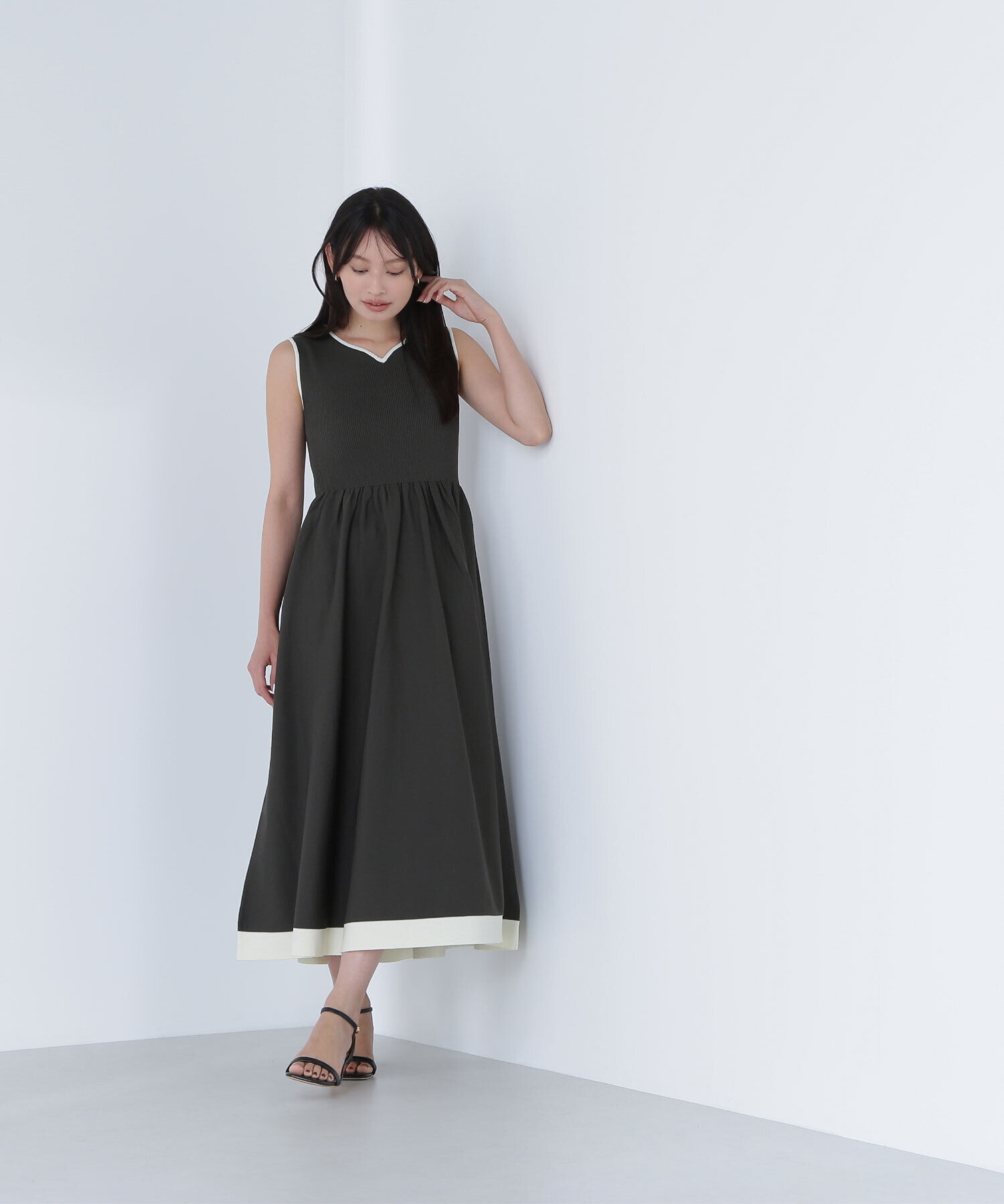  「バイカラーニュアンスネックニットワンピース」|ワンピース|