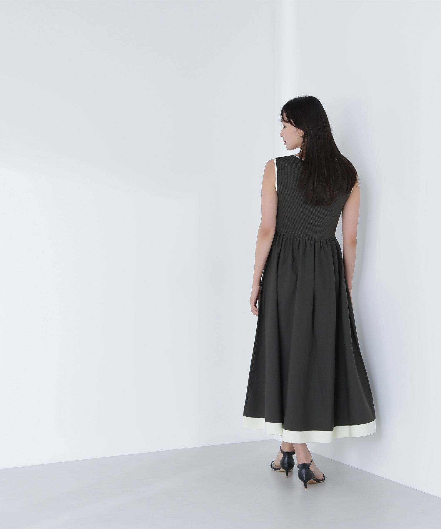  「バイカラーニュアンスネックニットワンピース」|ワンピース|