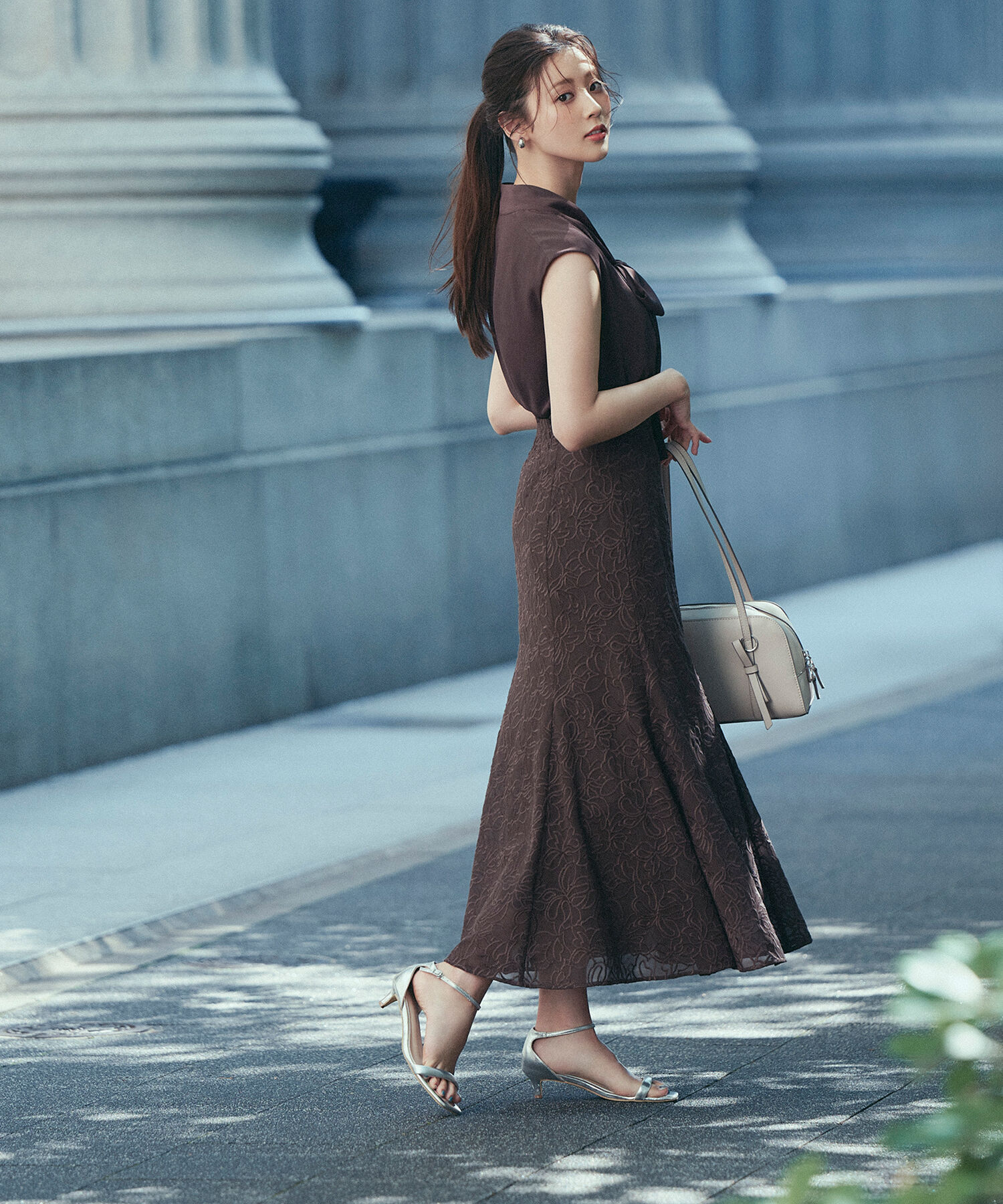  「フラワー刺繍マーメイドスカート」|スカート|ダークブラウ 1