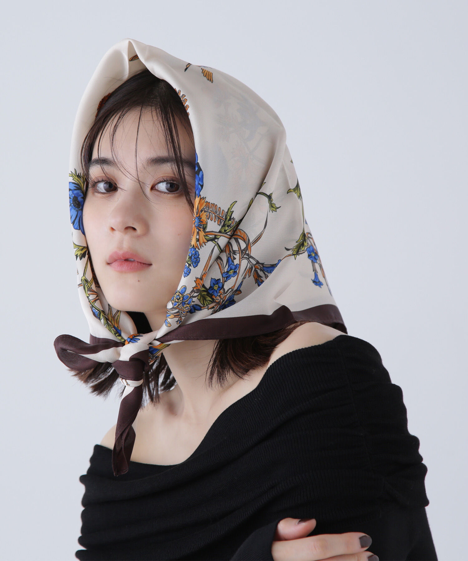  「ダブルフェイスフラワースカーフ」|マフラー|ダークブラウ 1