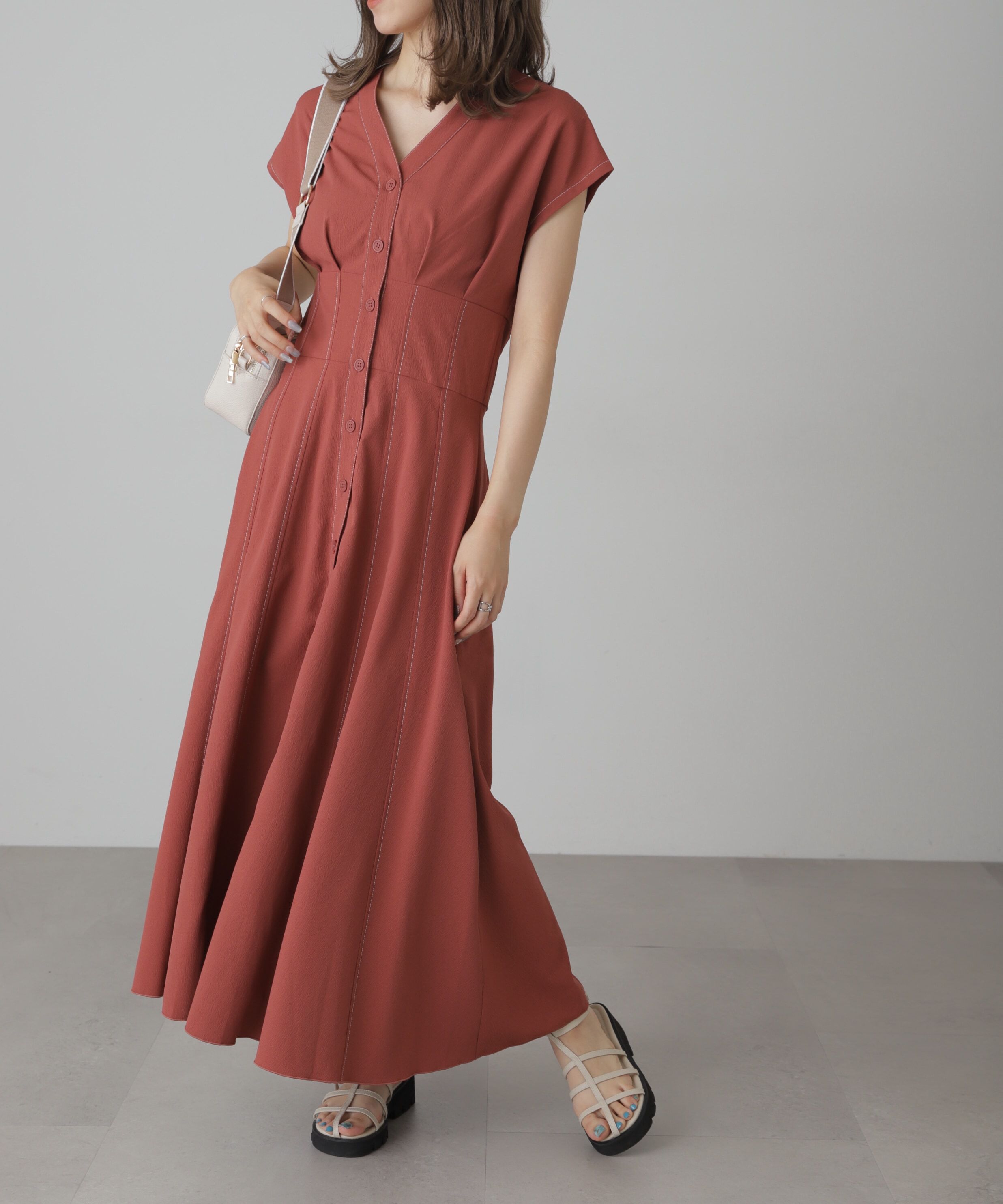  「ウエストシェイプ配色ステッチワンピース」|ワンピース|モカ