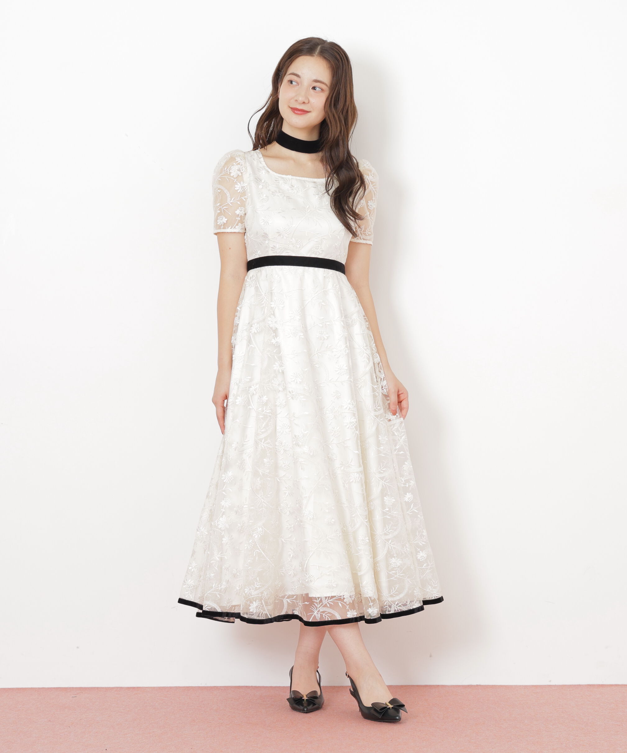  「＜ｍｉｋｕさんコラボ＞エンブロイダリーレースドレス」|ワンピース|