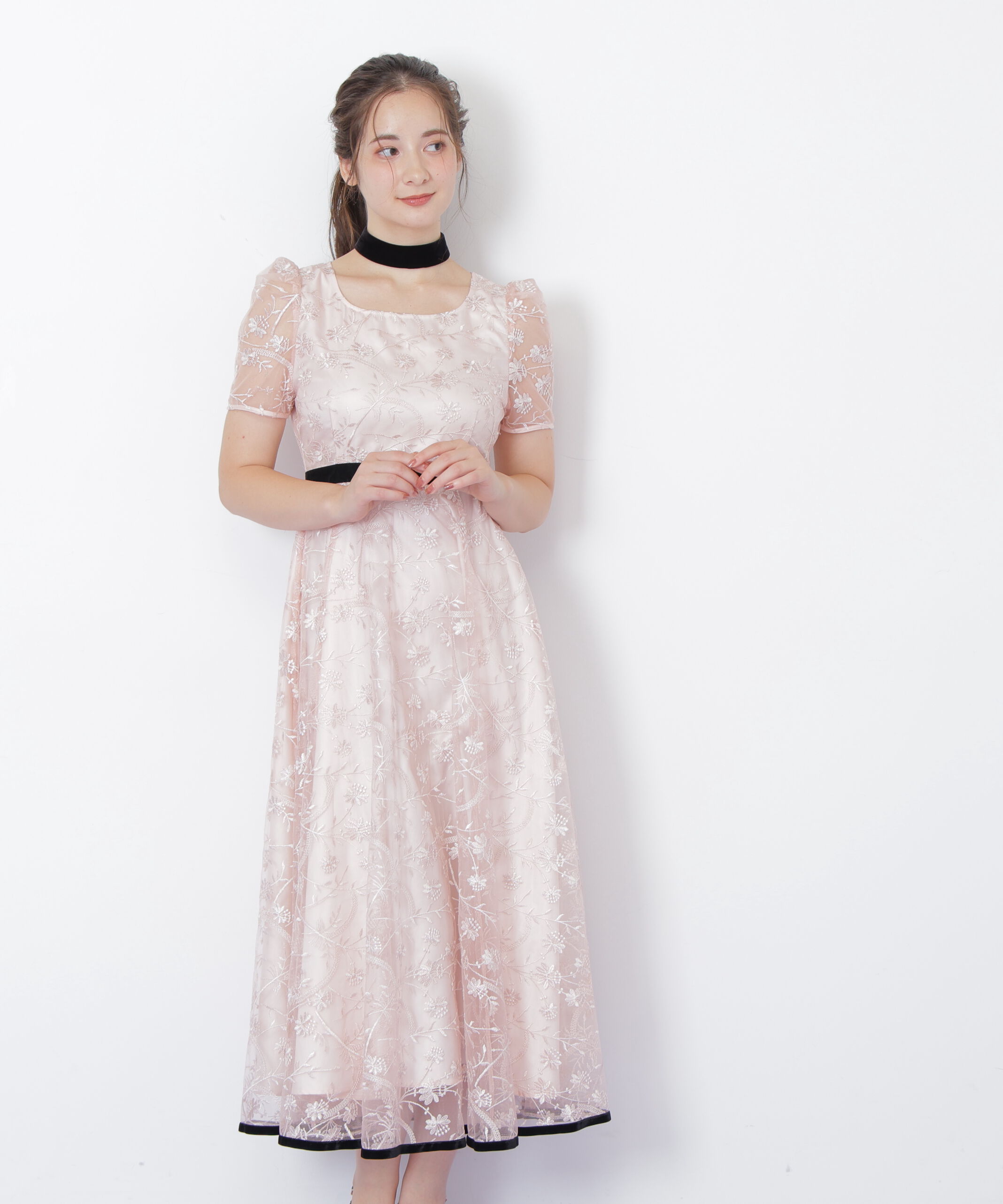  「＜ｍｉｋｕさんコラボ＞エンブロイダリーレースドレス」|ワンピース|