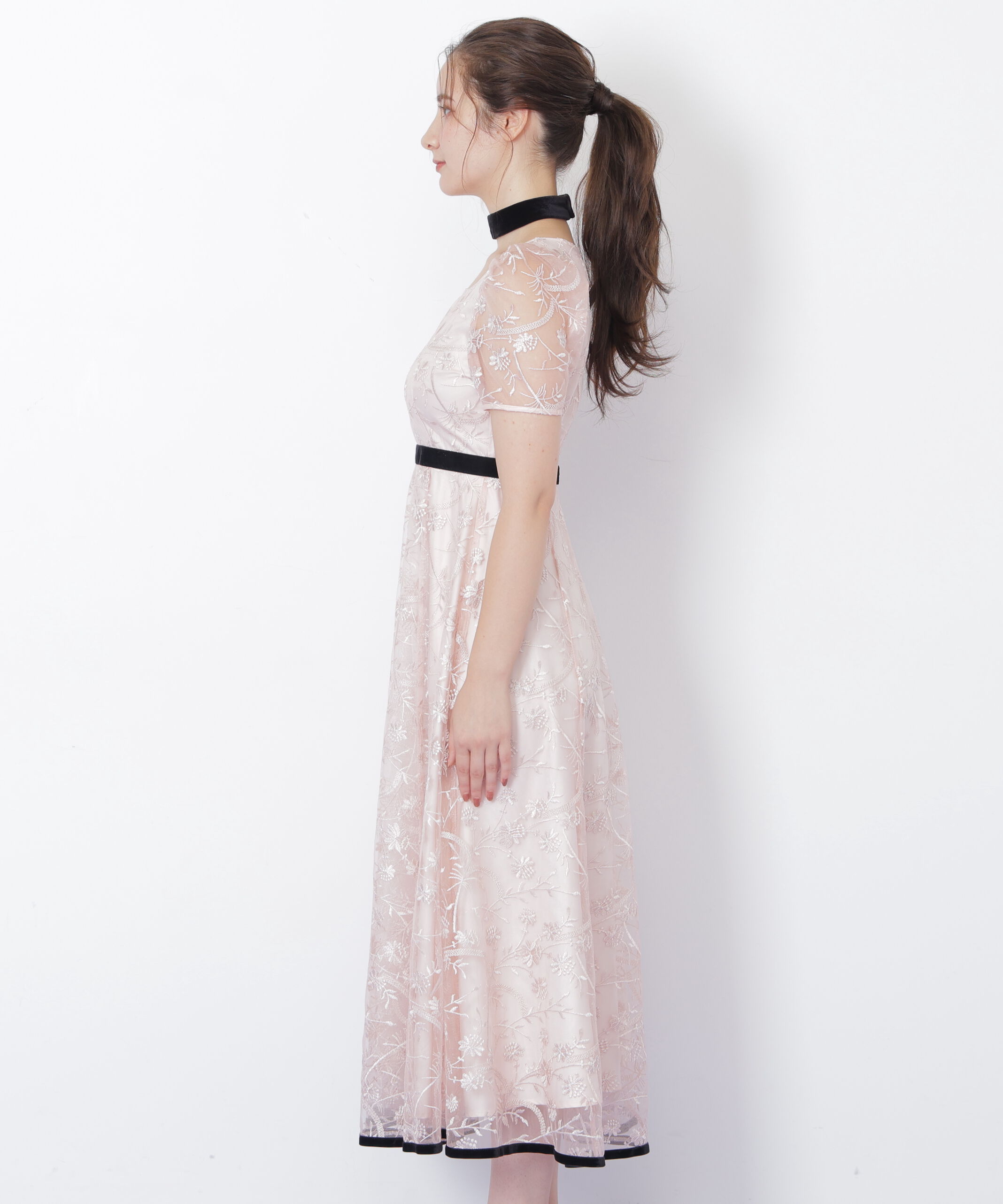  「＜ｍｉｋｕさんコラボ＞エンブロイダリーレースドレス」|ワンピース|