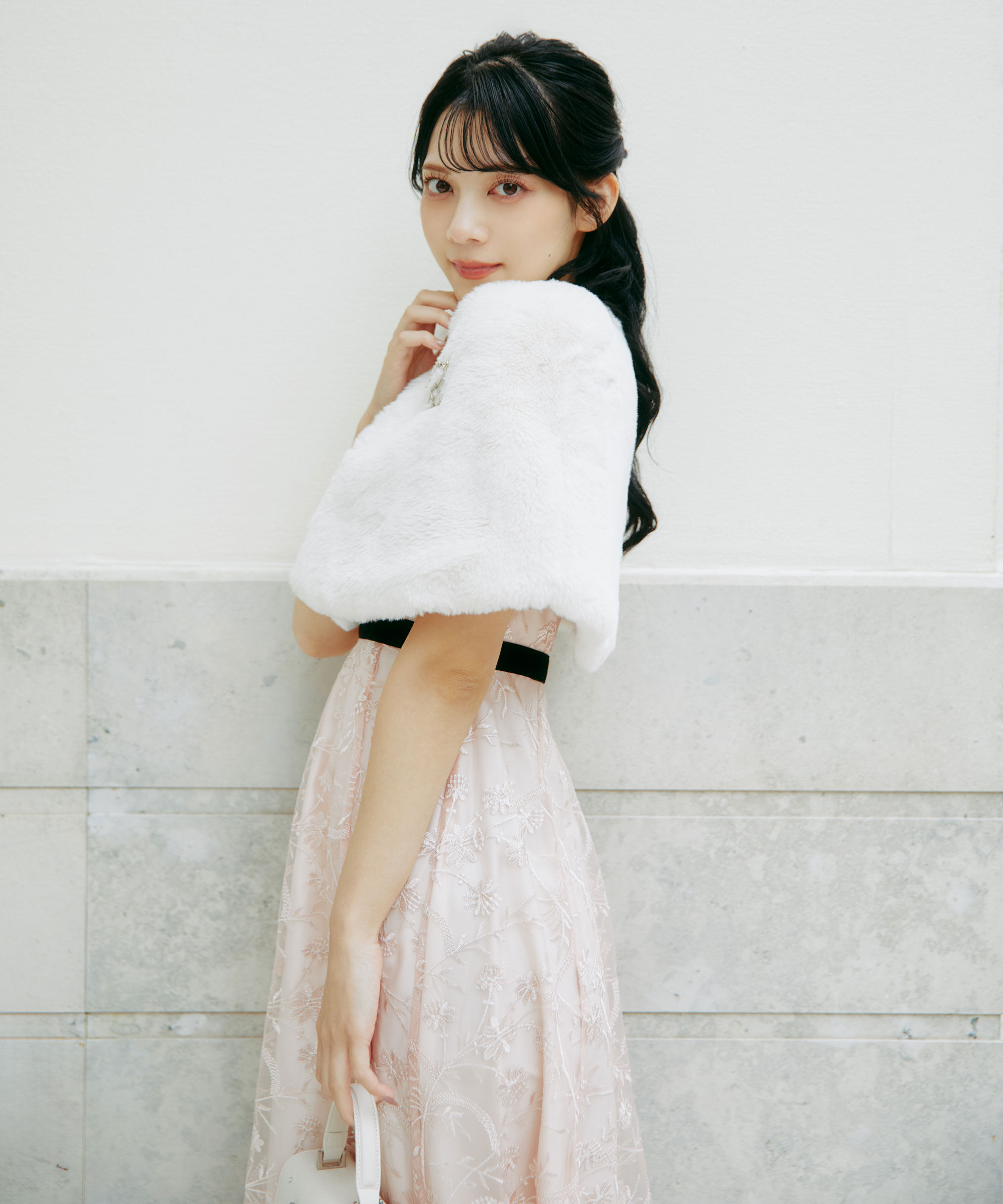  「＜ｍｉｋｕさんコラボ＞エンブロイダリーレースドレス」|ワンピース|