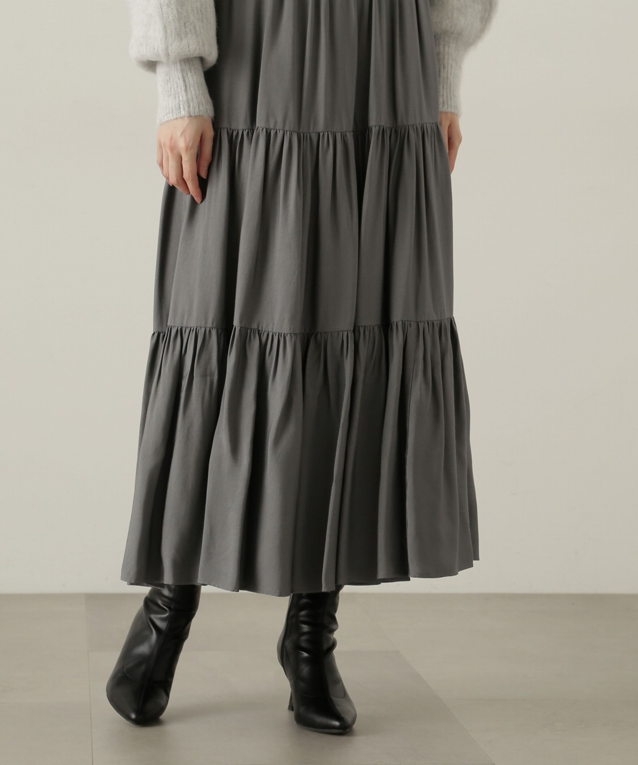 PROPORTION BODY DRESSING「パウダーサテンティアードスカート　24AW」|スカート|