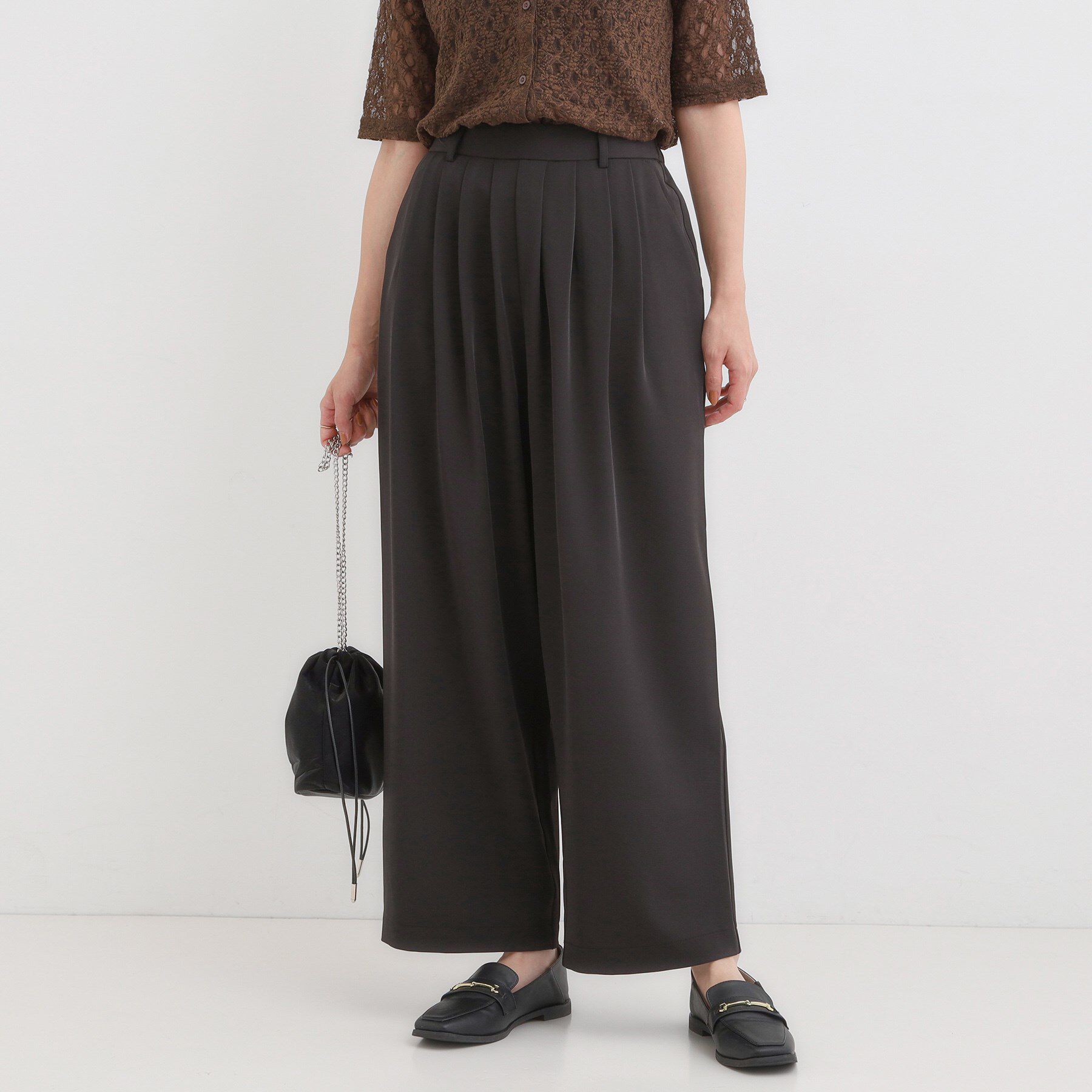 SHOO･LA･RUE「【S-LL/ひんやり】腰まわりや太ももを自然にカバー タックワイドパンツ」|その他|ブラック(019)