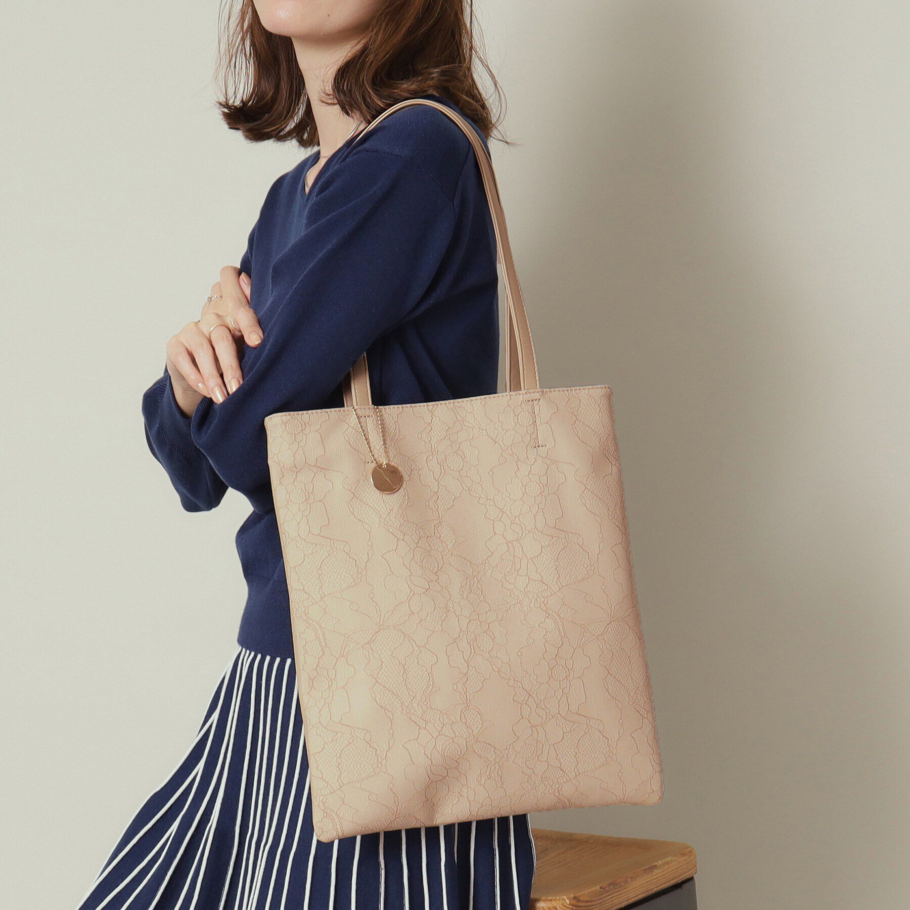 ITS&rsquo;DEMO「【A4対応】コインチャーム付薄マチトート」|トートバッグ|