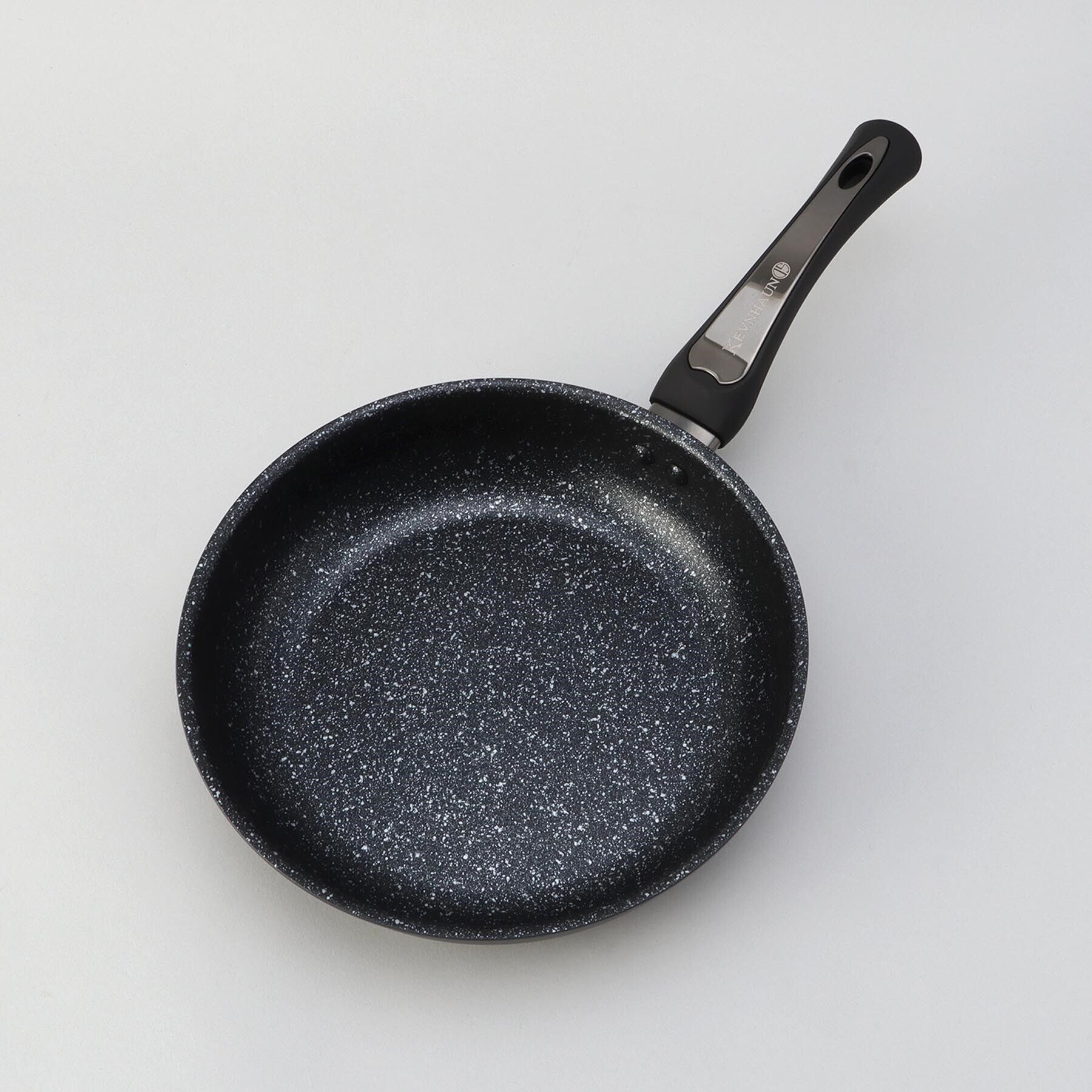 212 KITCHEN STORE「ジェットブラック フライパン 24cm ＜KEVNHAUN ケヴンハウン＞」|食器・キッチングッズ|