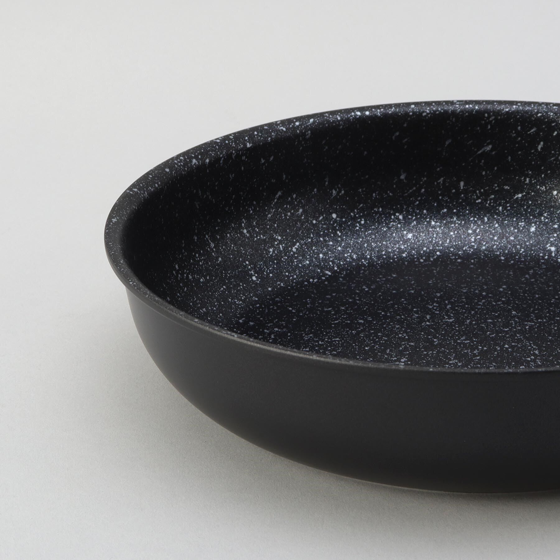 212 KITCHEN STORE「ジェットブラック フライパン 24cm ＜KEVNHAUN ケヴンハウン＞」|食器・キッチングッズ|