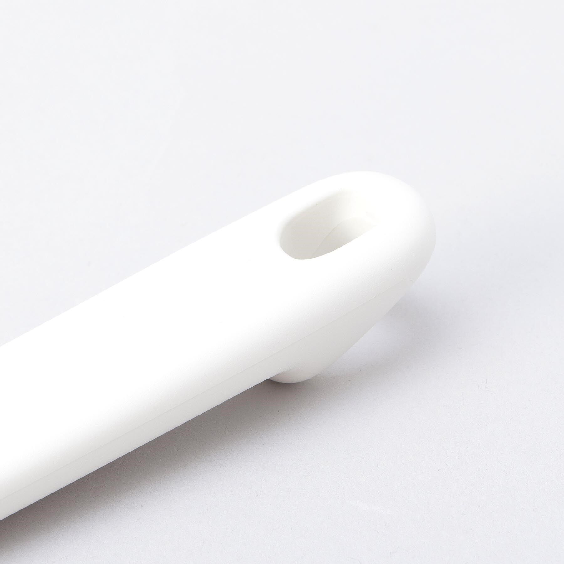 212 KITCHEN STORE「ボディブラシ かため WH ＜marna マーナ＞」|マッサージ・ボディスクラブ|