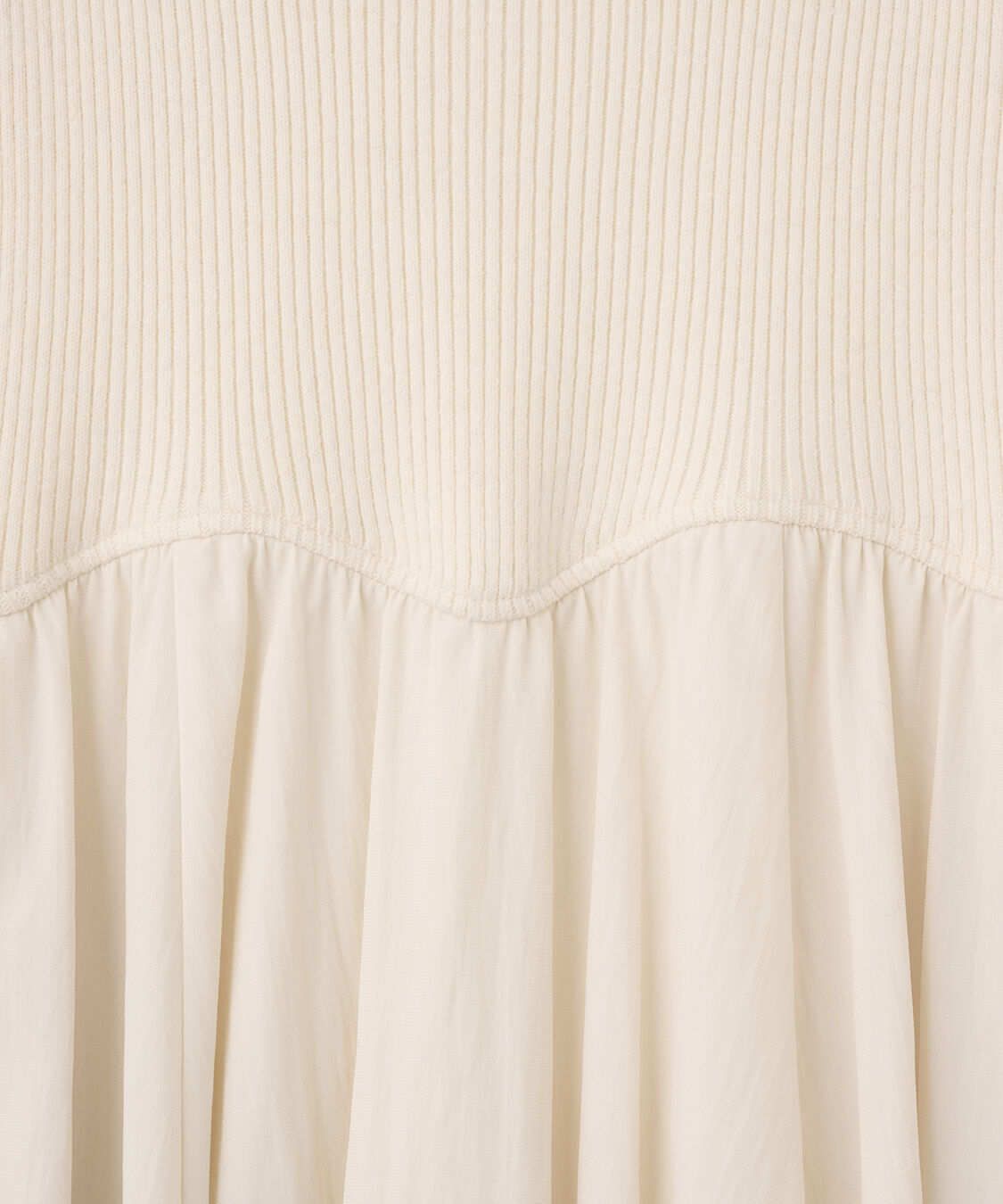 ココディール　新品未使用タグなしペタルヘムスカートドッキングニットワンピース ココディール 新品未使用タグなしペタルヘムスカートドッキングニット