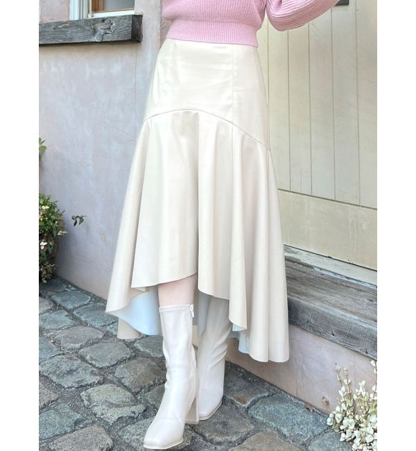 dazzlin「フェイクレザーエレガントナロースカート」|スカート|ベージュ
