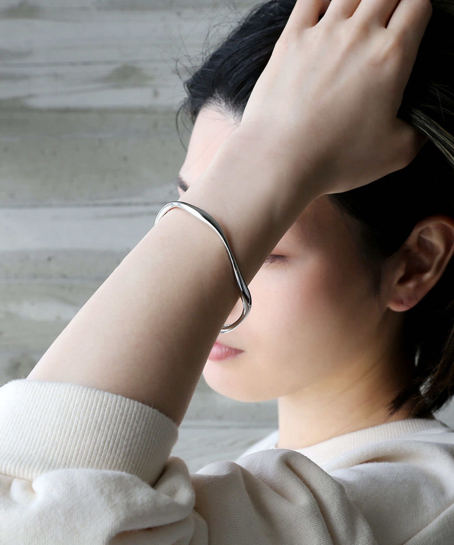 colleca la「ドローイングウェーブバングル」|ブレスレット・バングル|