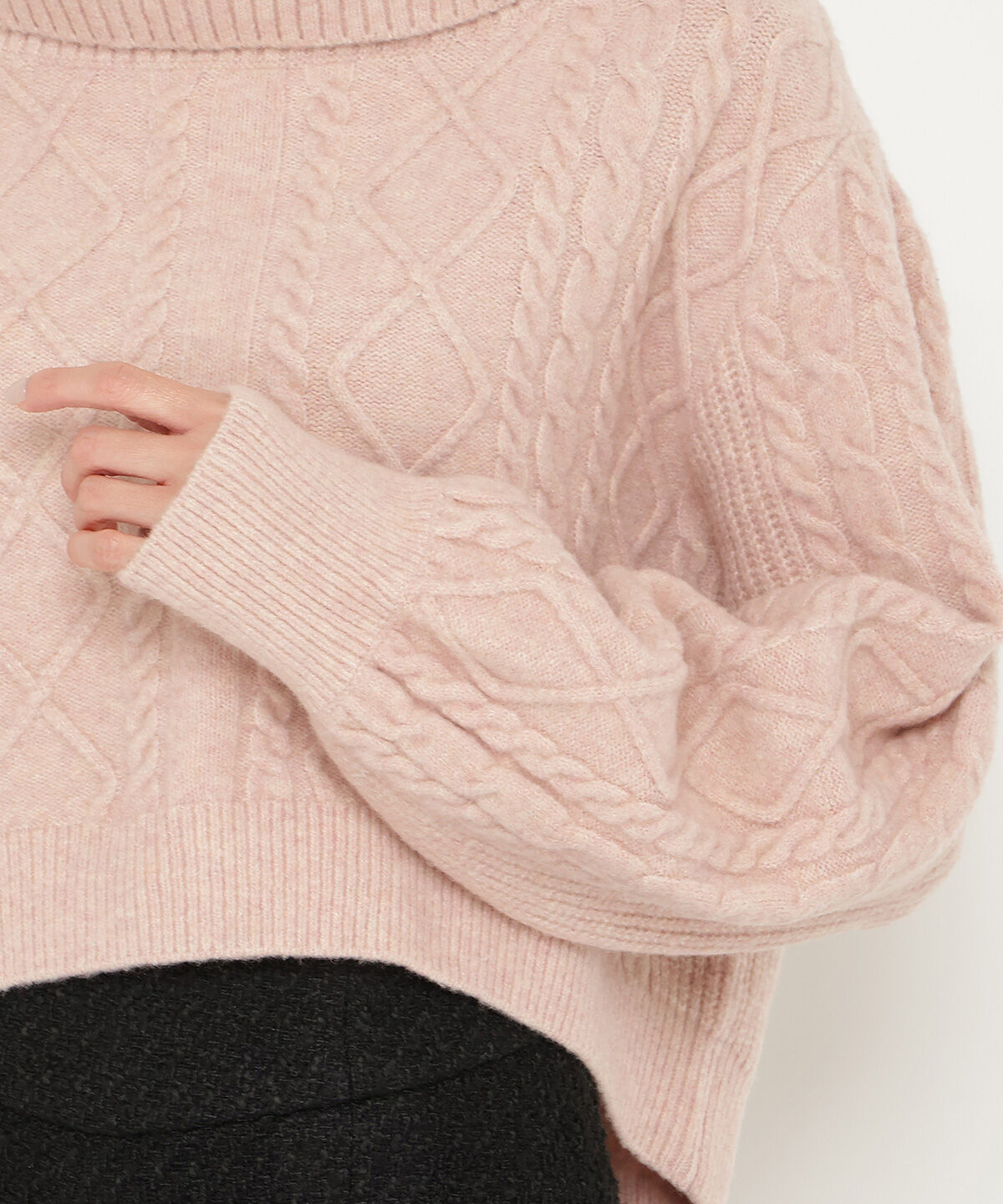 アンドクチュール「ミルドライクケーブルタートルネックプルオーバー」|ニット・セーター|