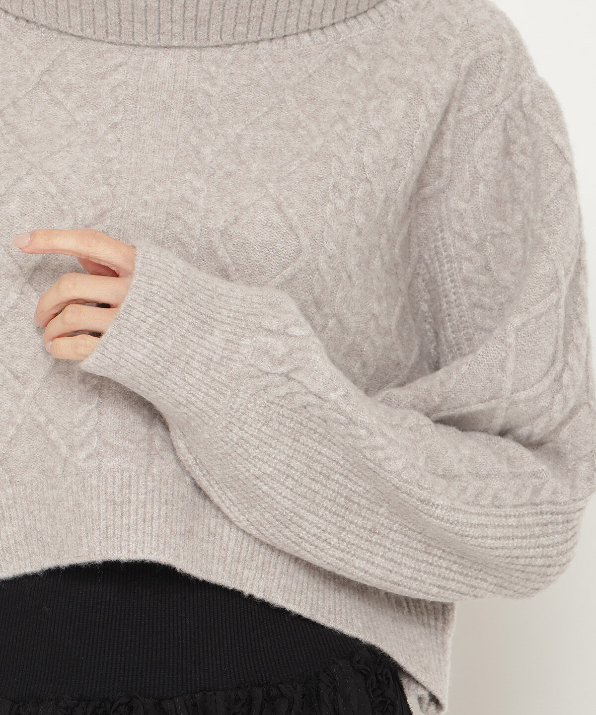 アンドクチュール「ミルドライクケーブルタートルネックプルオーバー」|ニット・セーター|