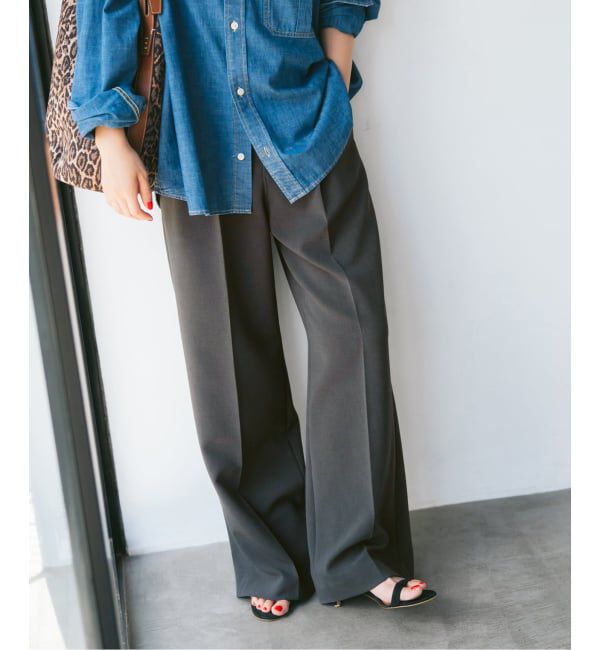 Spick and Span「《追加》ダブルクロスツータックパンツ」|スラックス|グレー