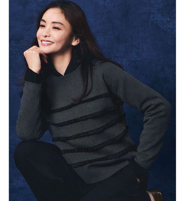 23区「【WEB&一部店舗限定/滝沢眞規子さん着用】フリルボーダー ニット」|ニット・セーター|グレー系