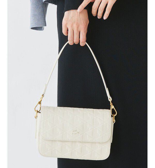 LACOSTE「マヘキ レザーメッセンジャーバッグ / ショルダーバッグ」|ショルダー・メッセンジャー|アイボリー