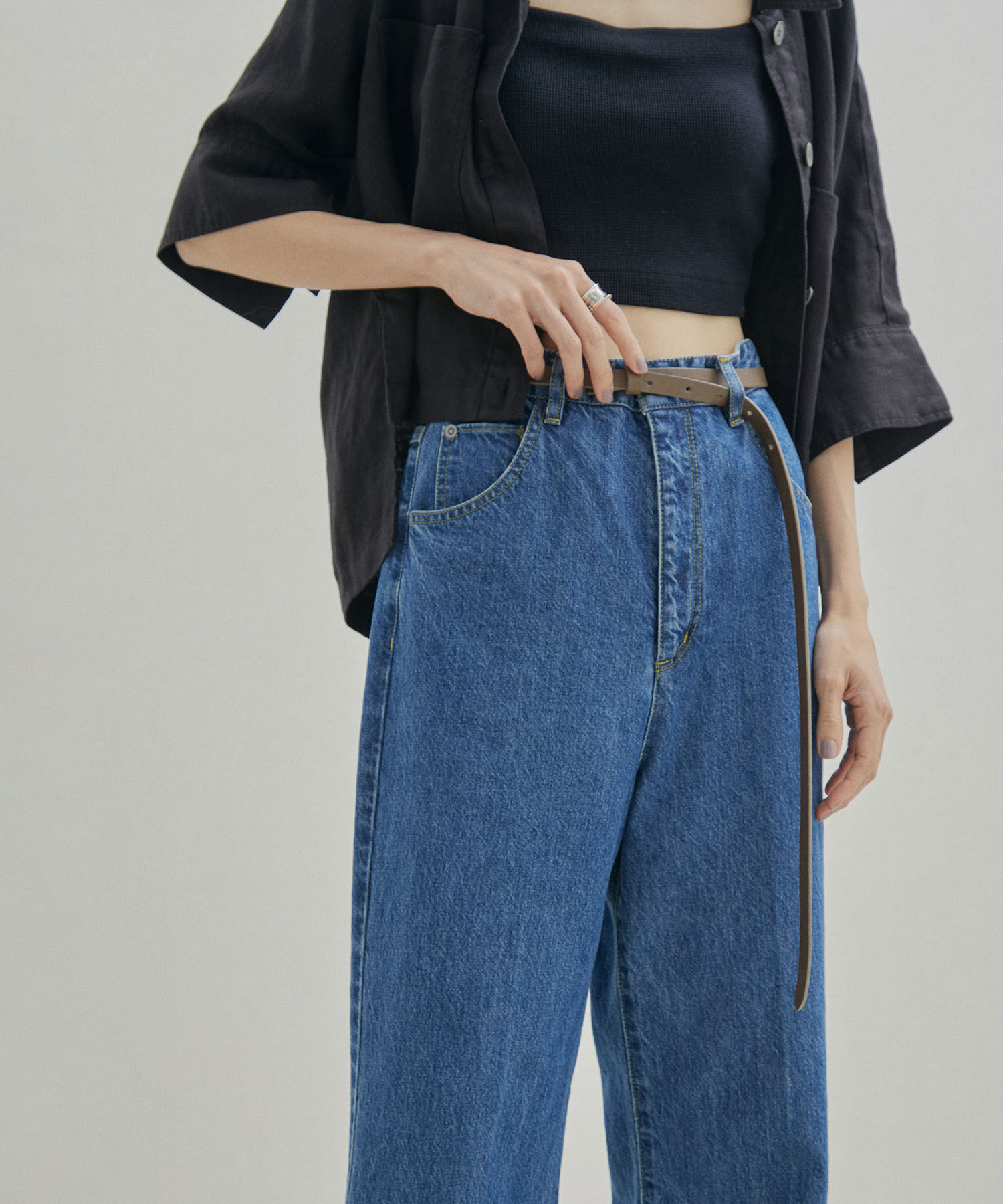 SALON adam et rope'「【サスティナブル】スリムレザーベルト」|ベルト|グレー系(09)