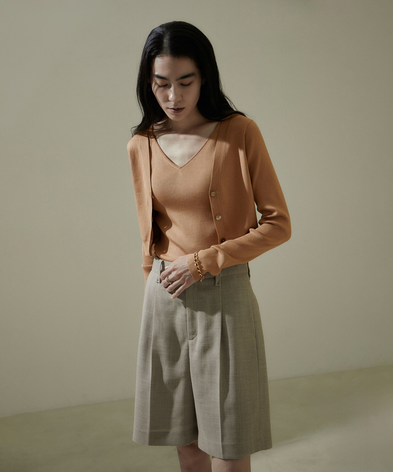 SALON adam et rope'「ウォッシャブルシルククロップドVネックカーディガン」|カーディガン|