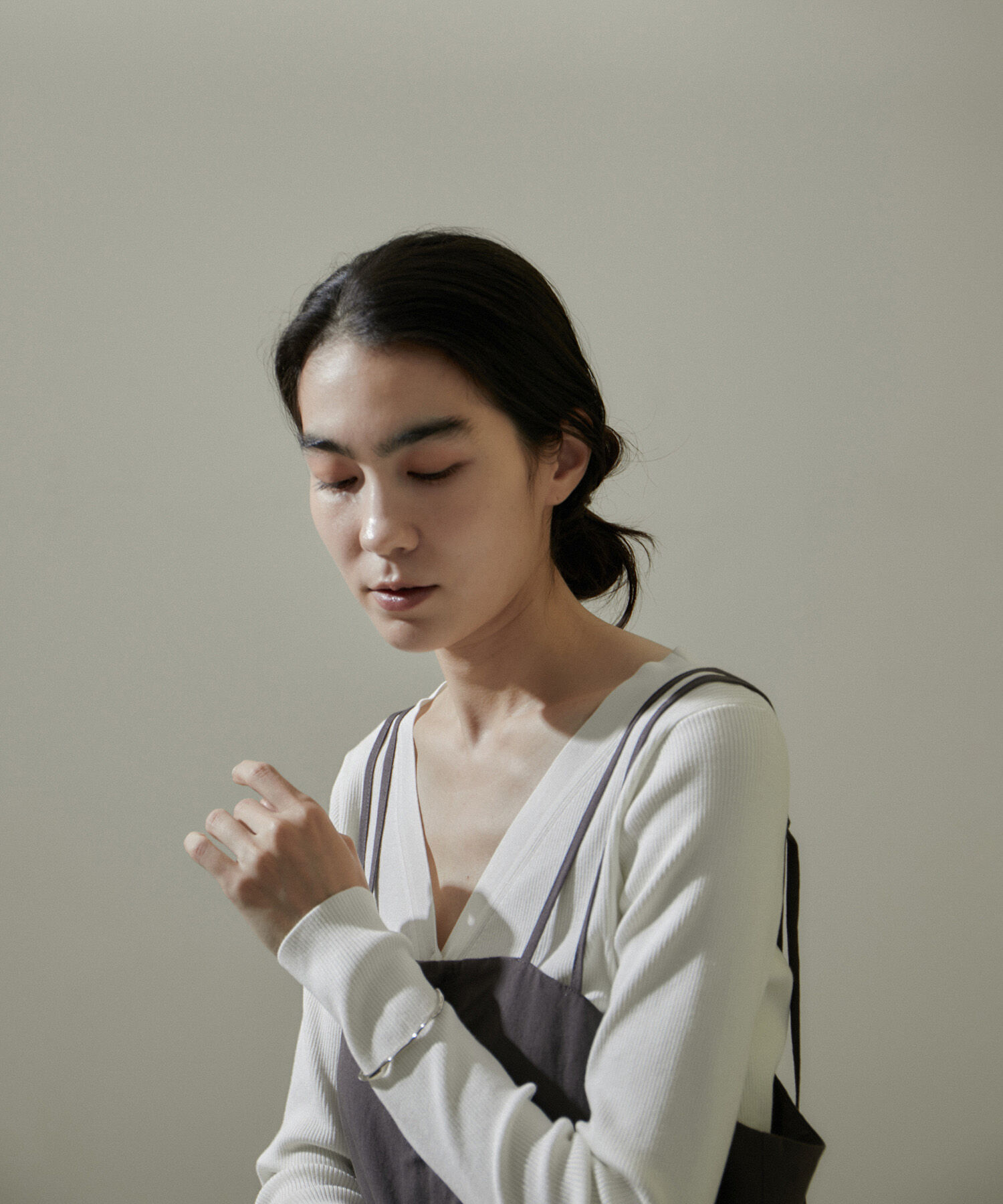 SALON adam et rope'「ウォッシャブルシルククロップドVネックカーディガン」|カーディガン|