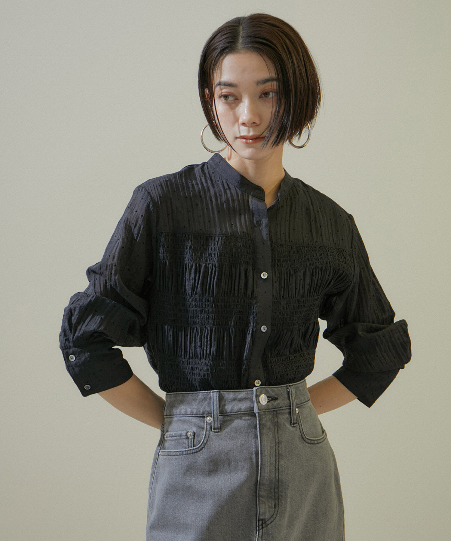 SALON adam et rope'「【WEB限定】ドットプリントシャーリングブラウス/24SS」|シャツ・ブラウス|ブラック系(02)